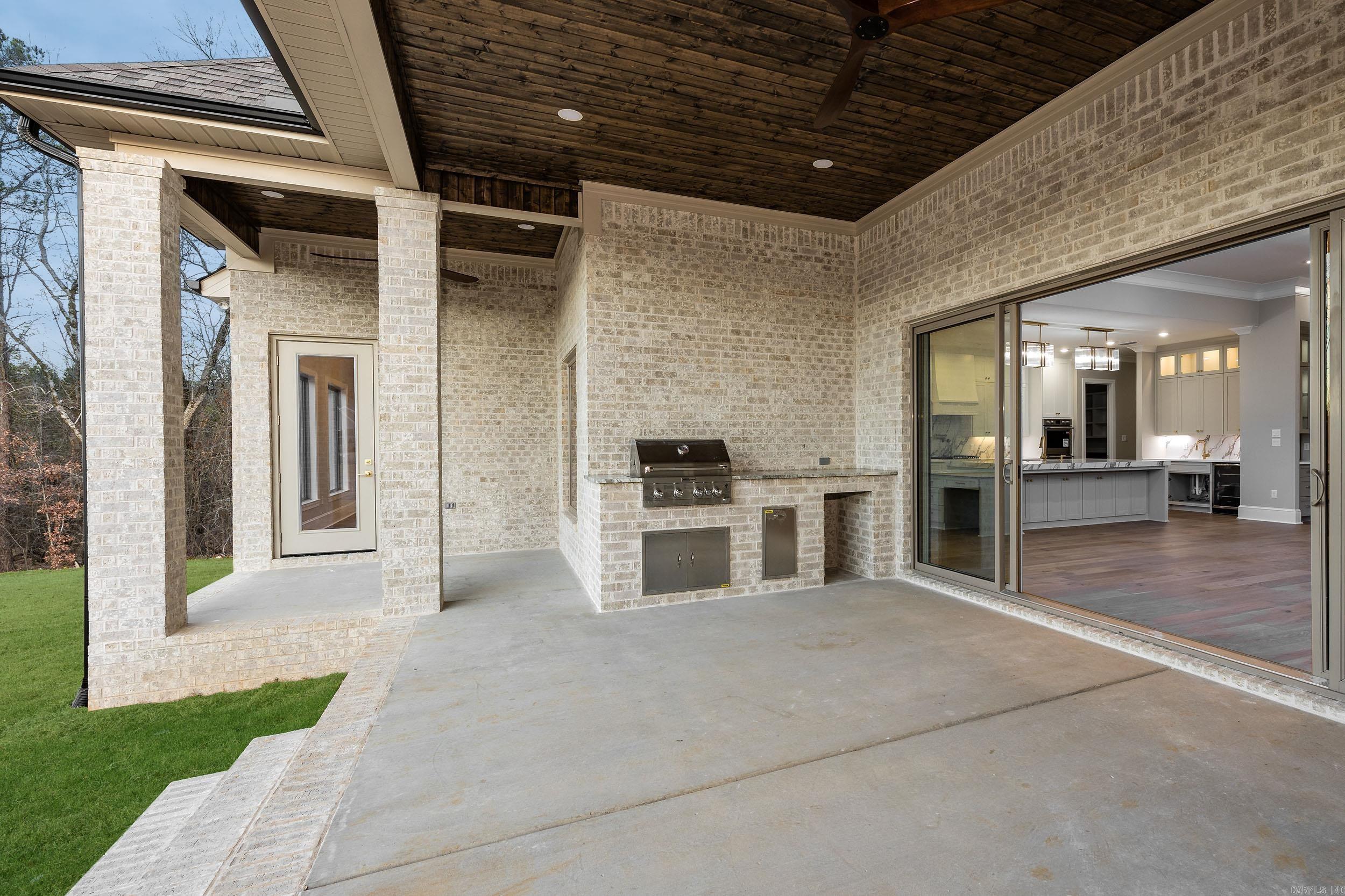 CHENAL VALLEY ABINGTON COURT - Residential