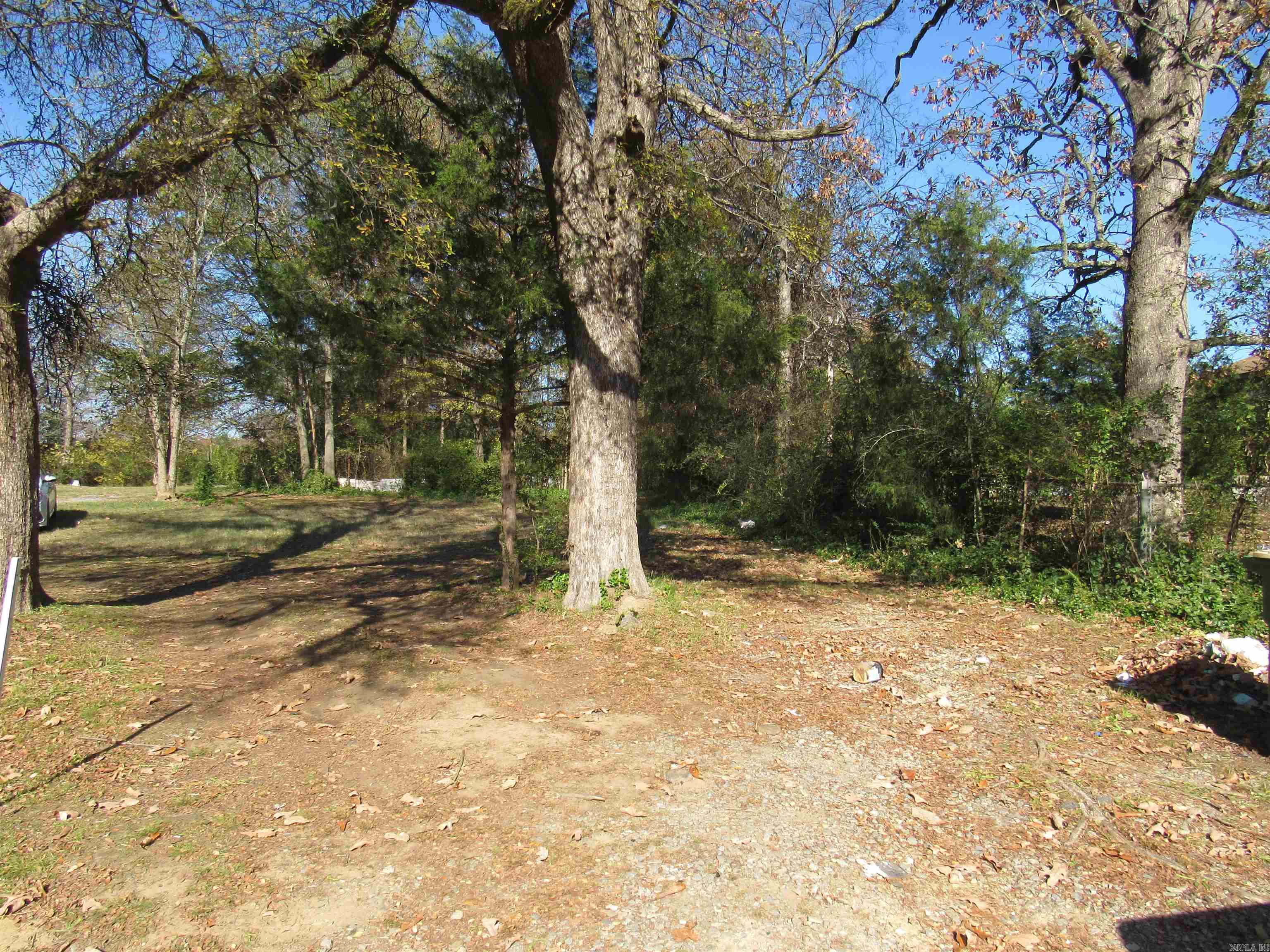 Residential Lot Ready to Build ā Prime Location in Little Rock! Located just off W. 14th Street in Little Rock, Arkansas, this residential lot is a perfect opportunity for those looking to build their dream home. The lot is level and ready for construction, offering ample space for your vision to come to life. Situated in a quiet, established neighborhood, it provides easy access to local amenities, schools, parks, and major roads, making it an ideal location for both convenience and tranquility. Whether you're looking to build a cozy retreat or a family home, this lot provides the perfect foundation. Donāt miss the chance to make this prime piece of land yours! SqFt approx, measuing encouraged. See Agent Remarks