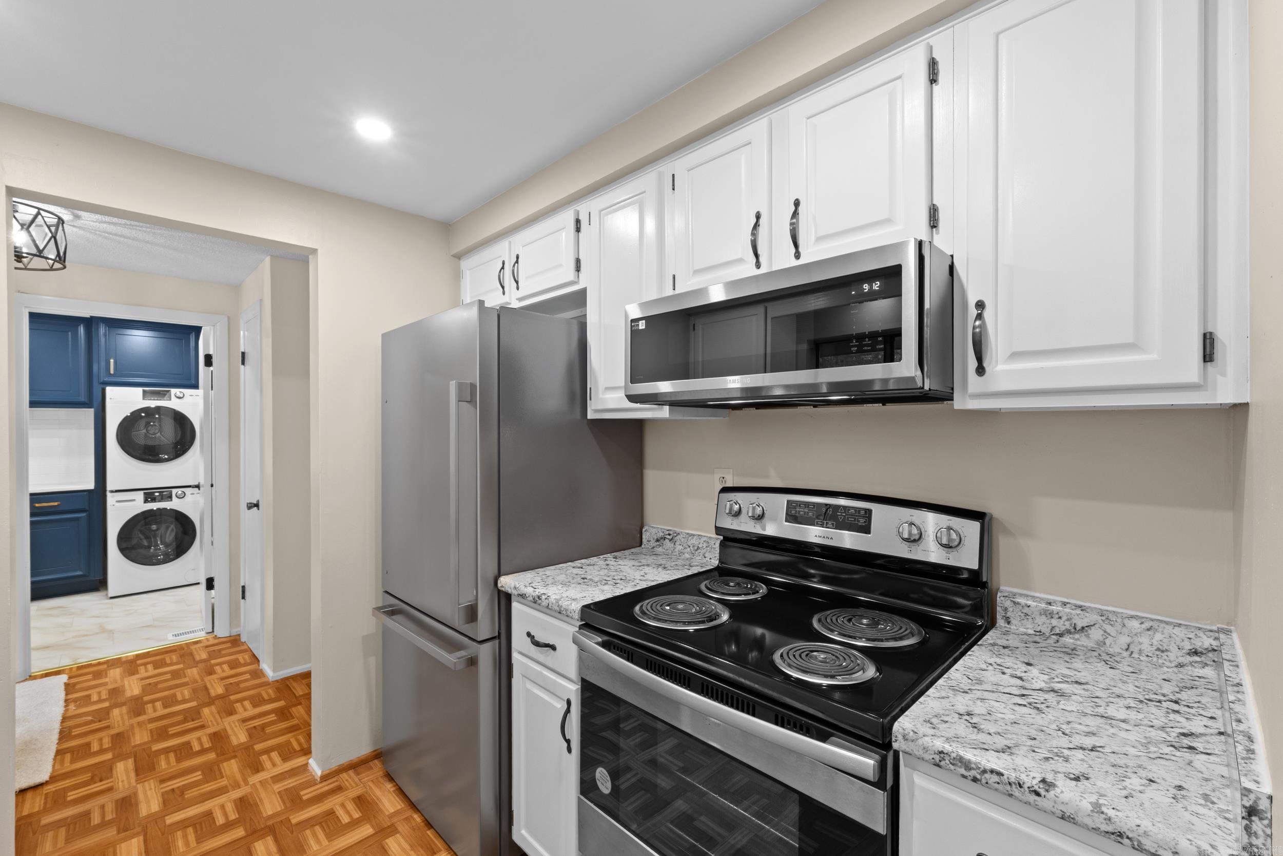 MOCKING BIRD HILLS - Residential