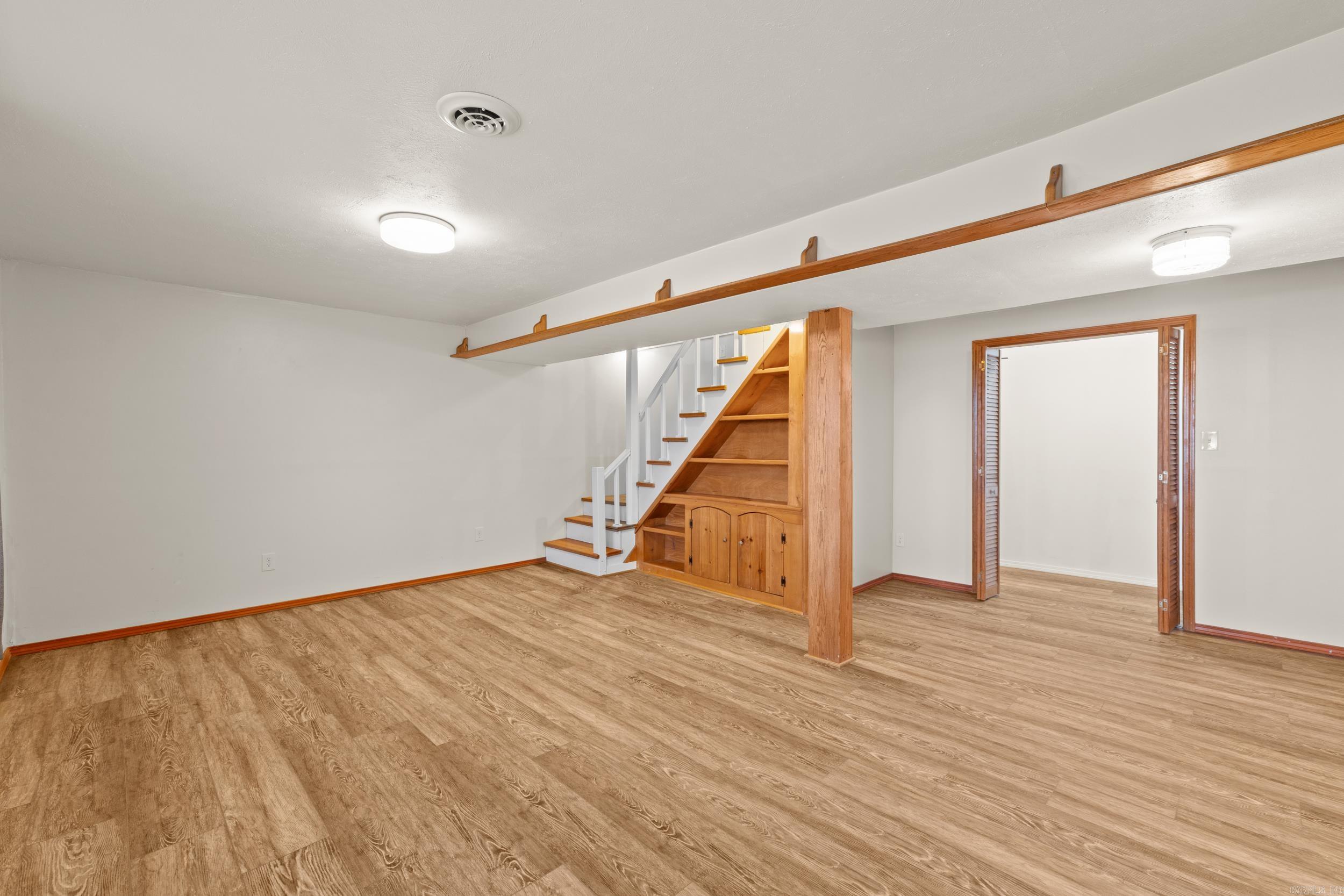 MOCKING BIRD HILLS - Residential