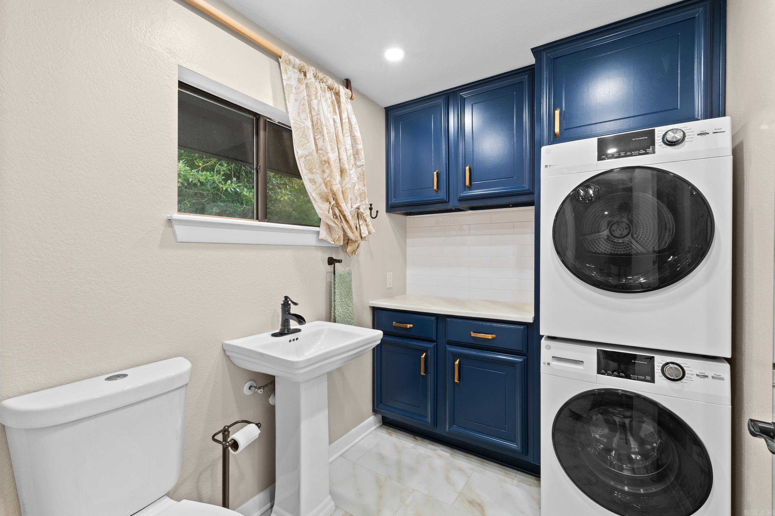 MOCKING BIRD HILLS - Residential