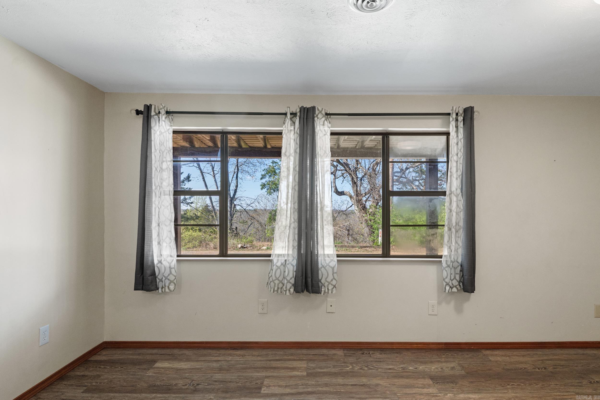 MOCKING BIRD HILLS - Residential