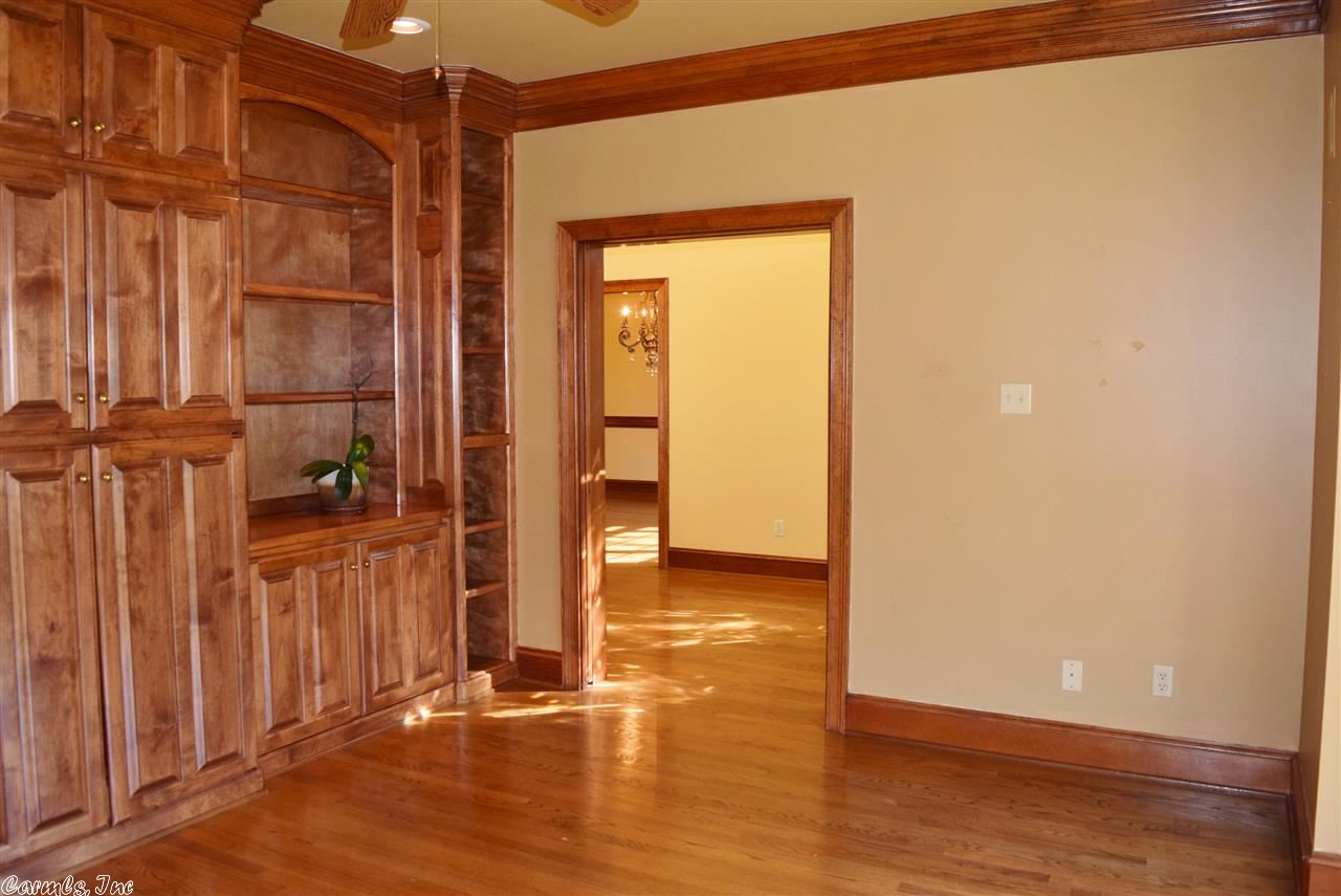 CHENAL VALLEY CHENAL CIRCLE - Residential