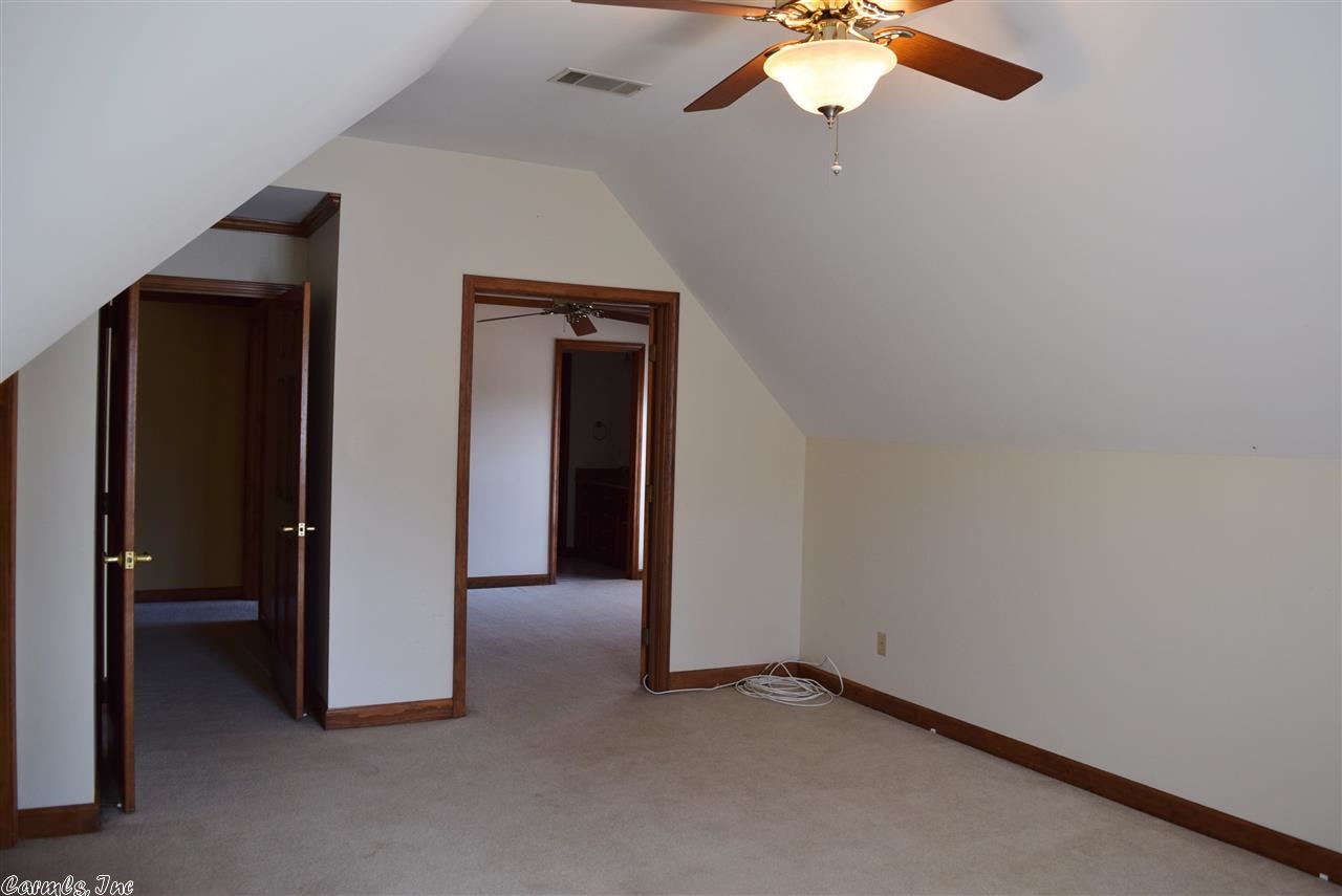 CHENAL VALLEY CHENAL CIRCLE - Residential