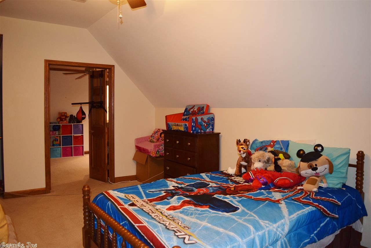 CHENAL VALLEY CHENAL CIRCLE - Residential