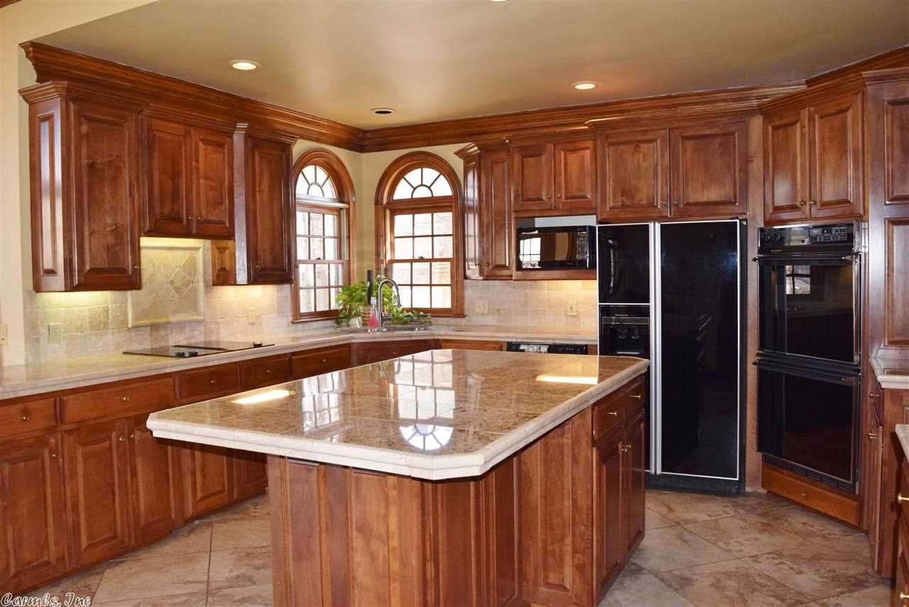 CHENAL VALLEY CHENAL CIRCLE - Residential