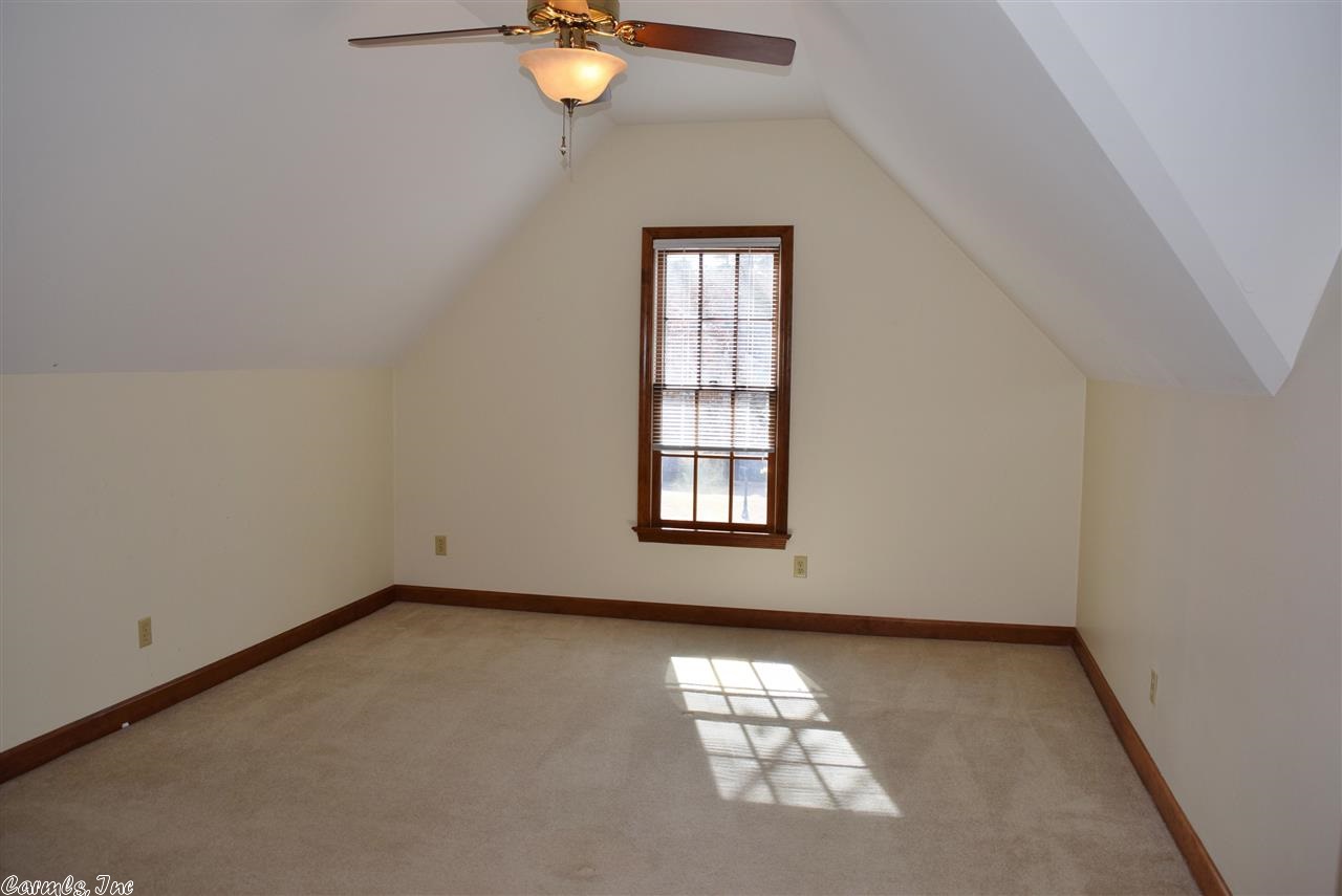 CHENAL VALLEY CHENAL CIRCLE - Residential