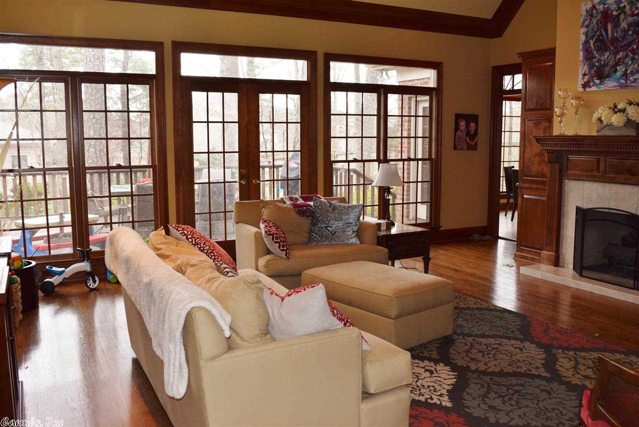 CHENAL VALLEY CHENAL CIRCLE - Residential