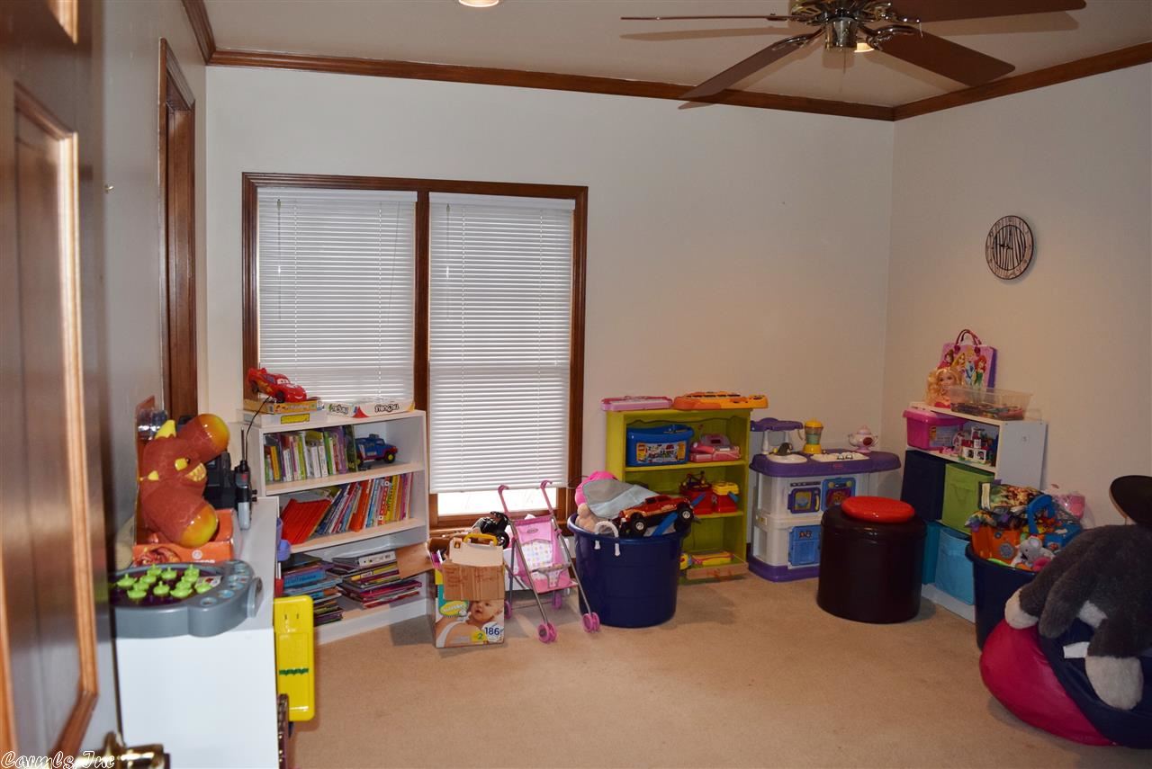 CHENAL VALLEY CHENAL CIRCLE - Residential