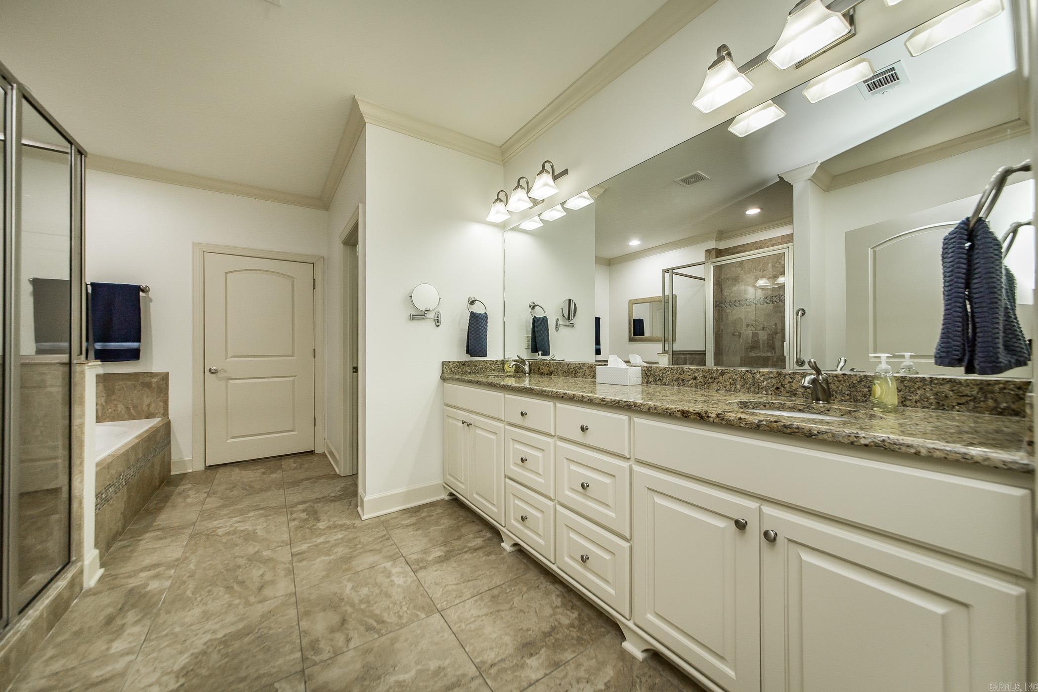 CHENAL VALLEY "TOURNAY CIRCLE" - Residential