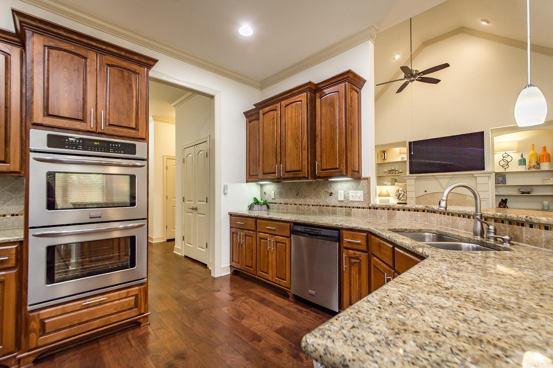 CHENAL VALLEY "TOURNAY CIRCLE" - Residential