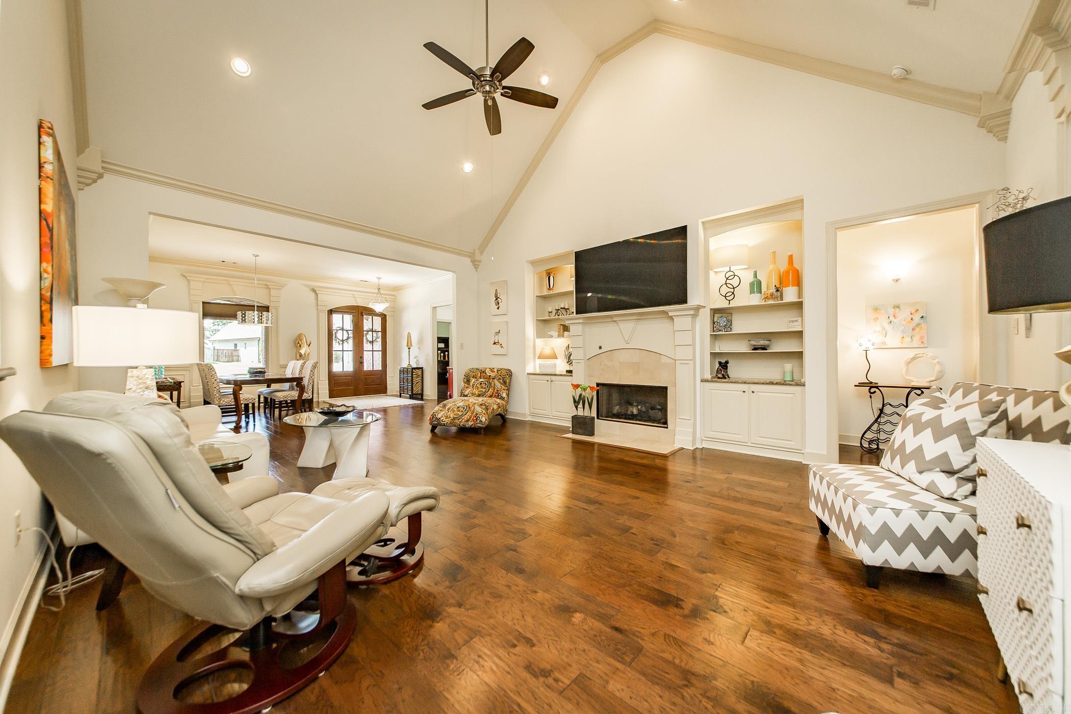 CHENAL VALLEY "TOURNAY CIRCLE" - Residential