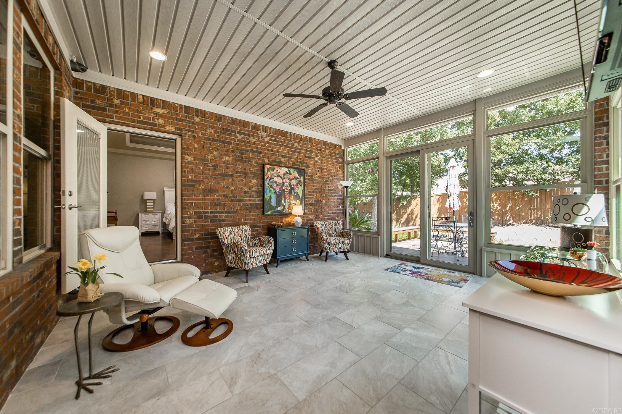 CHENAL VALLEY "TOURNAY CIRCLE" - Residential