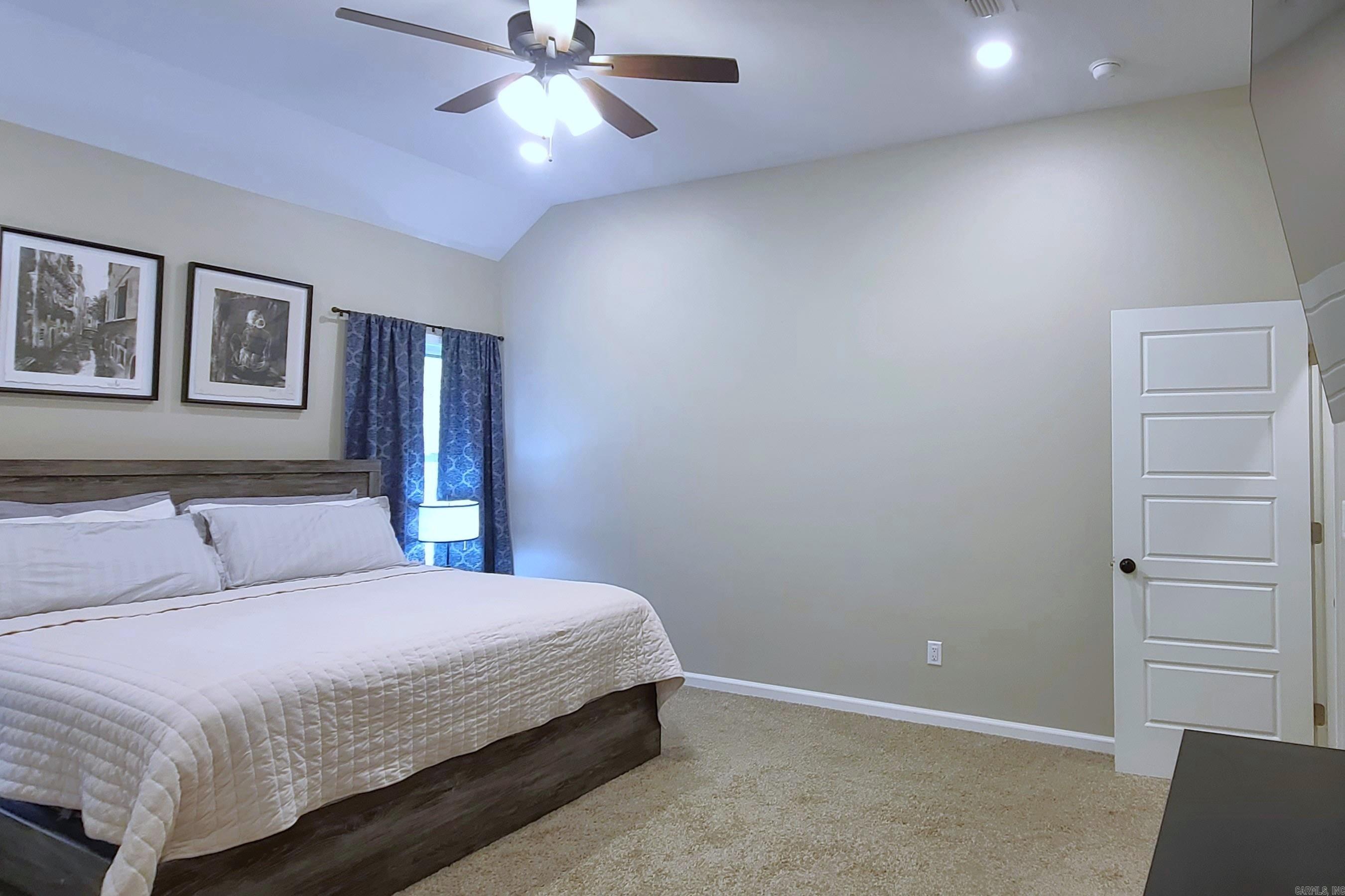 Diamondhead J - Residential