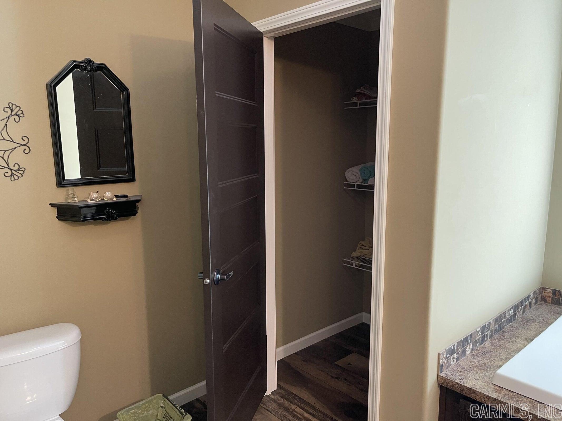 STILL HOUSE HILL - Residential