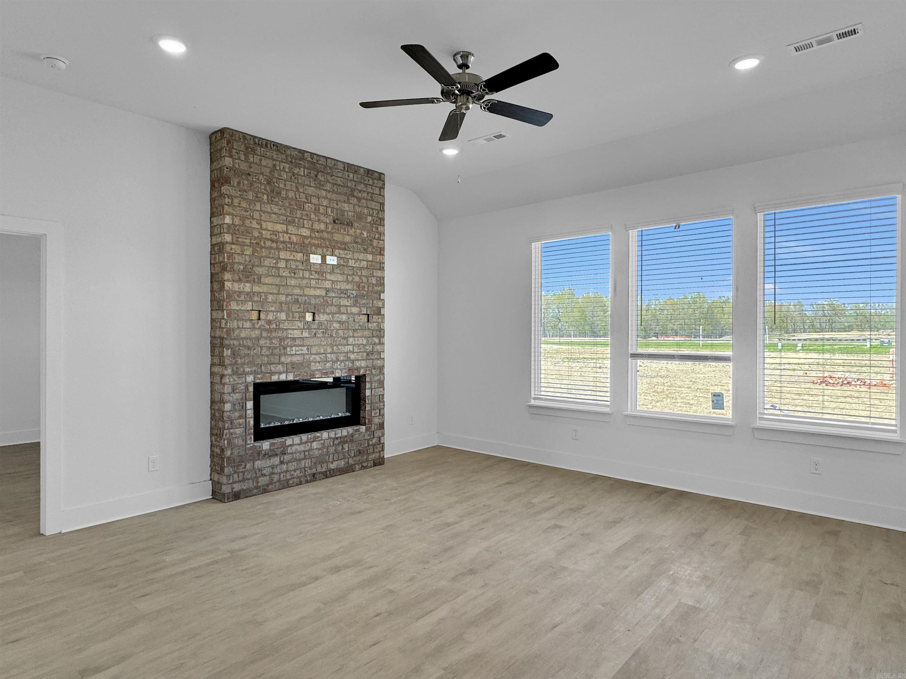 THE RESERVE AT COUNTRY CLUB PHAS - Residential