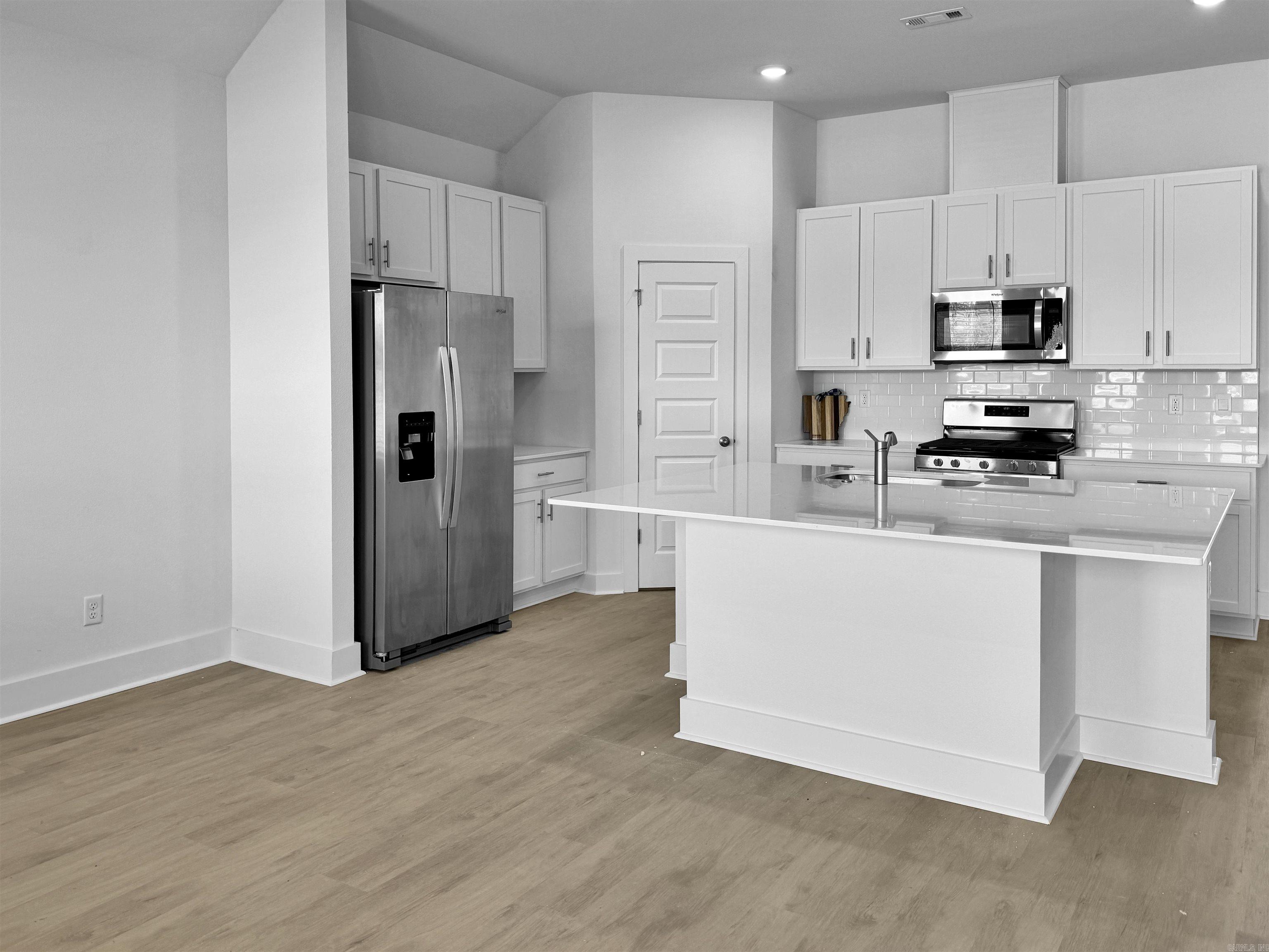 THE RESERVE AT COUNTRY CLUB PHAS - Residential