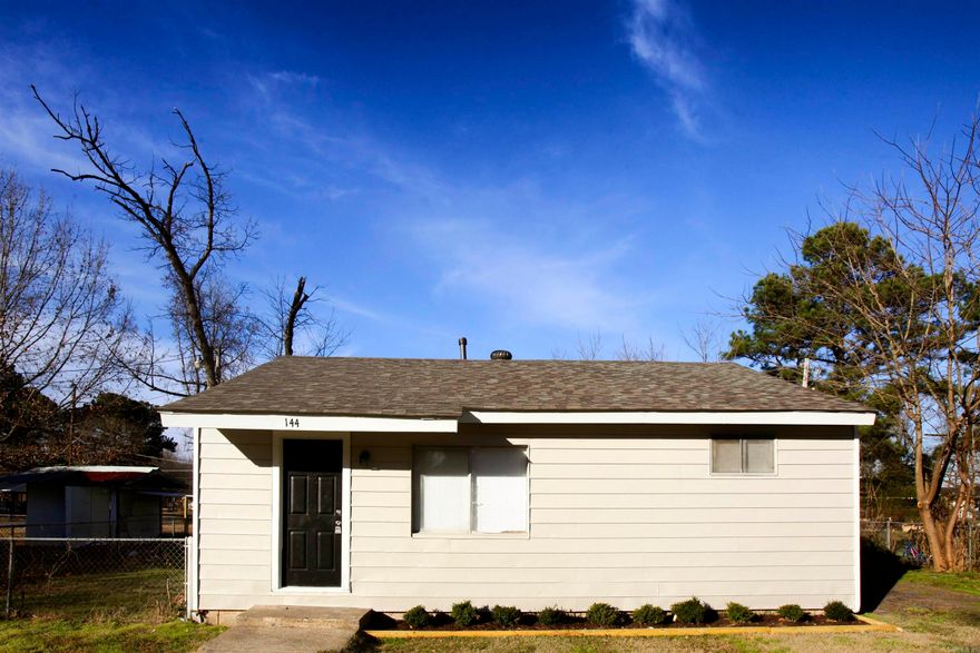 Cozy 2BD home in Jacksonville for rent. Nice size yard with fence. The lease for this property is for two years with a 3% increase after the first year. Income has to be three times the amount of rent. NO SECTION 8.