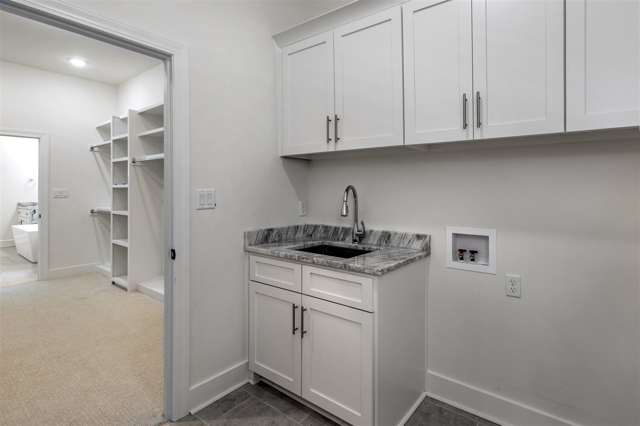 CHENAL VALLEY "CAUREL COURT" - Residential