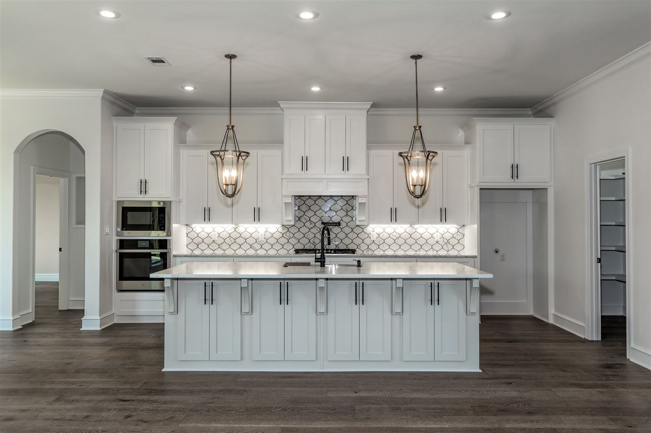 CHENAL VALLEY "CAUREL COURT" - Residential