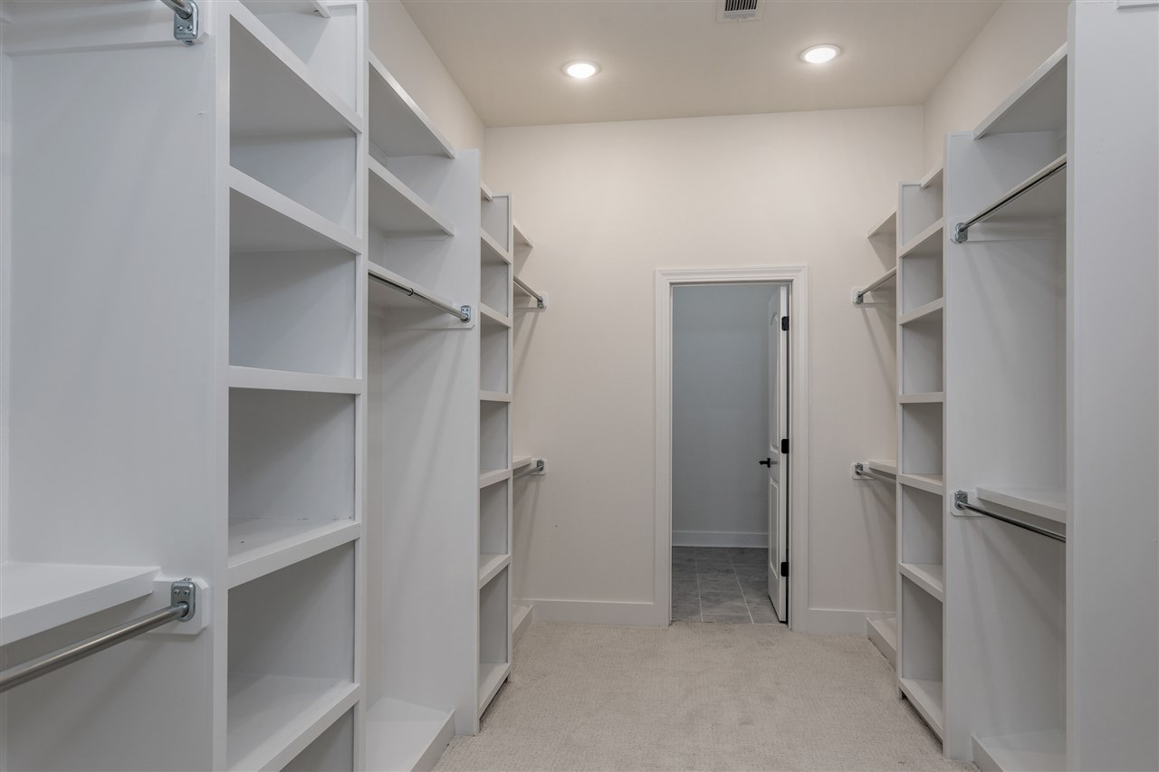 CHENAL VALLEY "CAUREL COURT" - Residential