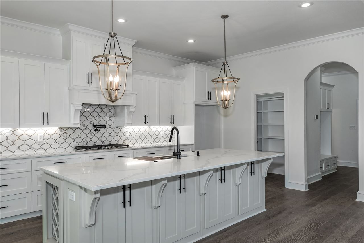 CHENAL VALLEY "CAUREL COURT" - Residential