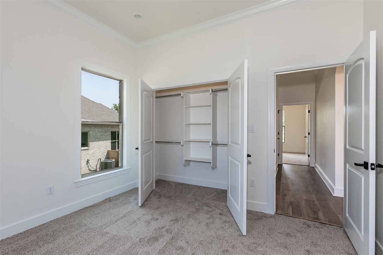 CHENAL VALLEY "CAUREL COURT" - Residential