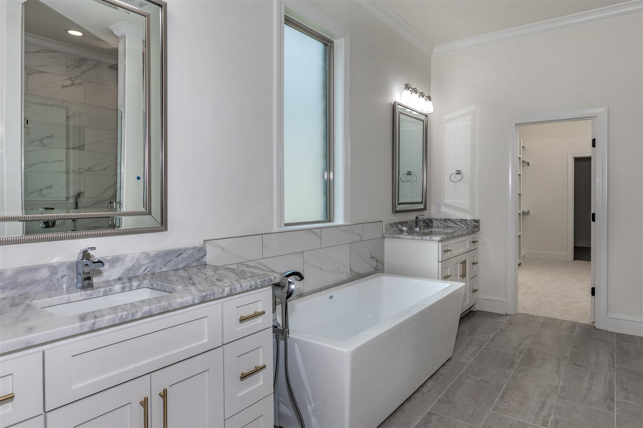 CHENAL VALLEY "CAUREL COURT" - Residential