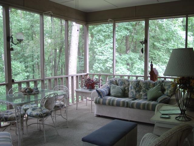 WELLINGTON POINTE - Residential