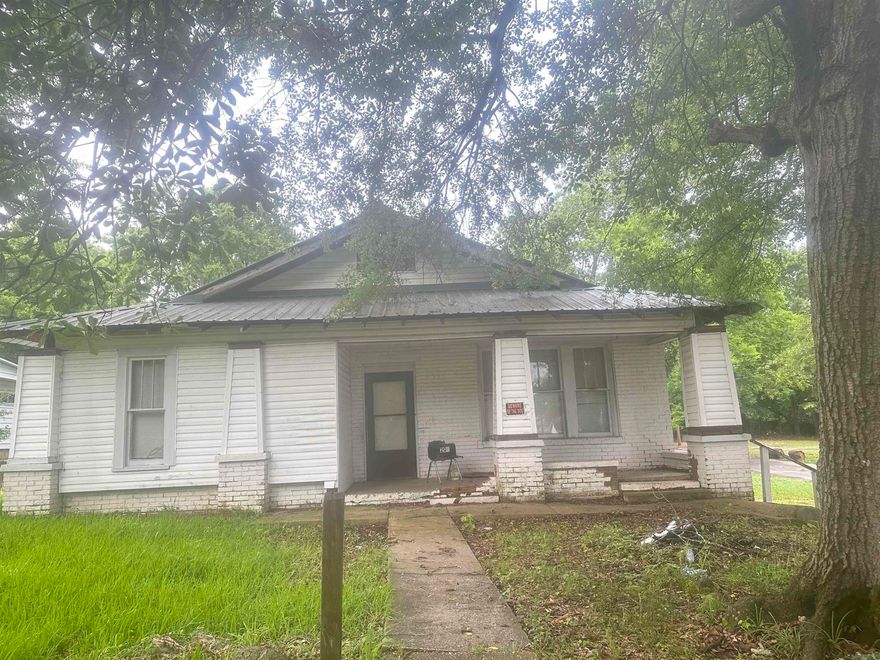 Perfect investment/fixer upper property.