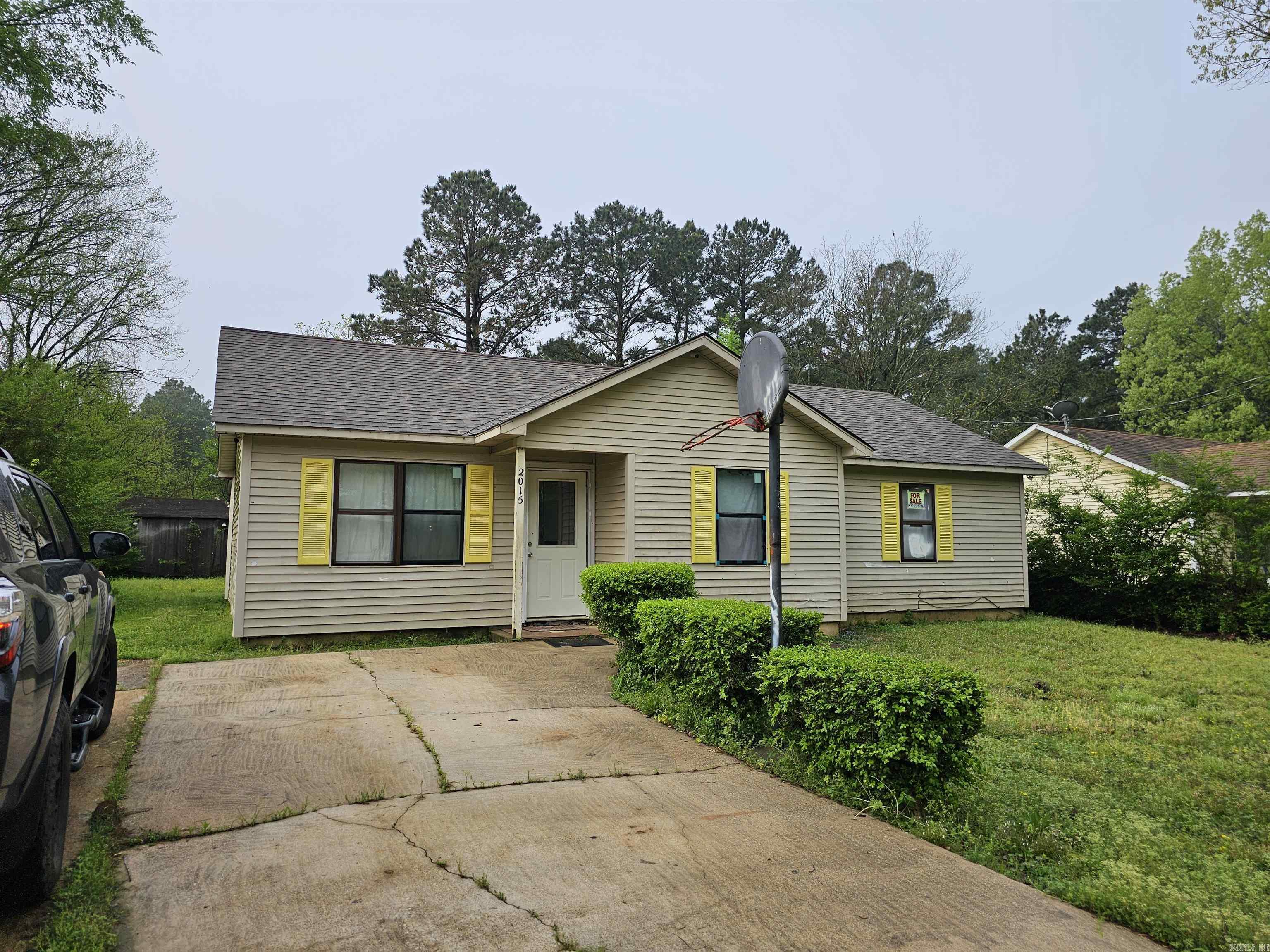 Are you looking for an affordable place to start out, start over, or just looking? This one is affordable and cute. There is a room thatcan be used as a 4th bedroom.