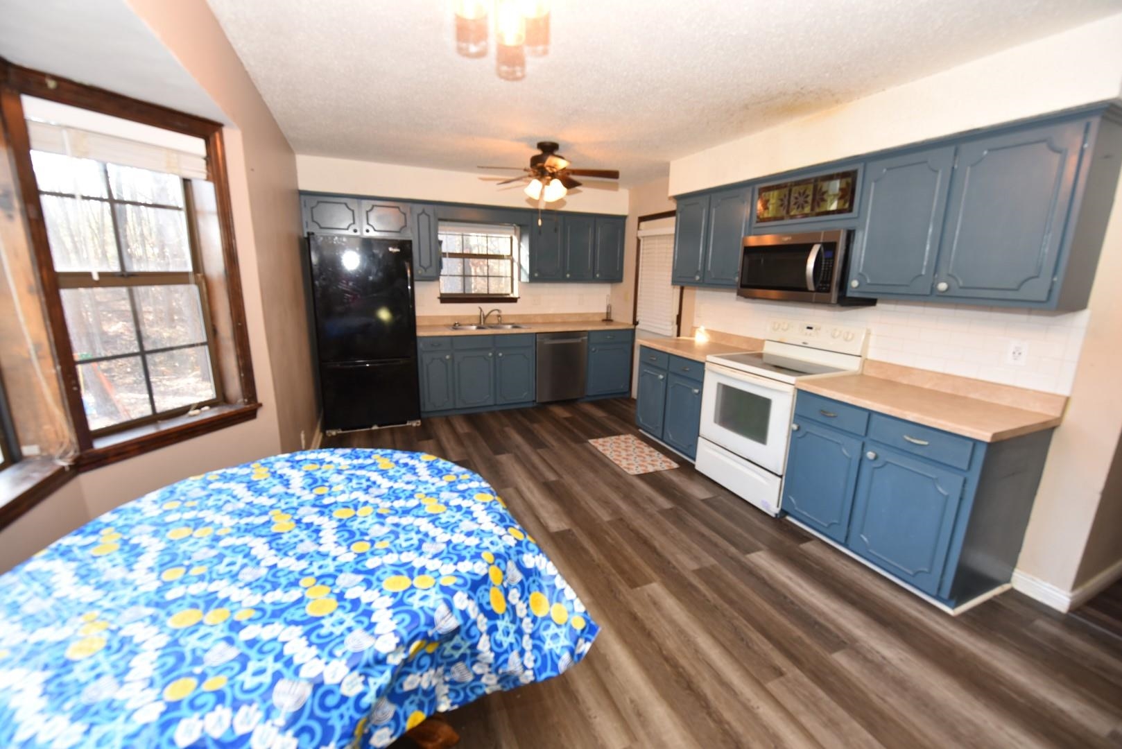 CHELSEA GLADE - Residential