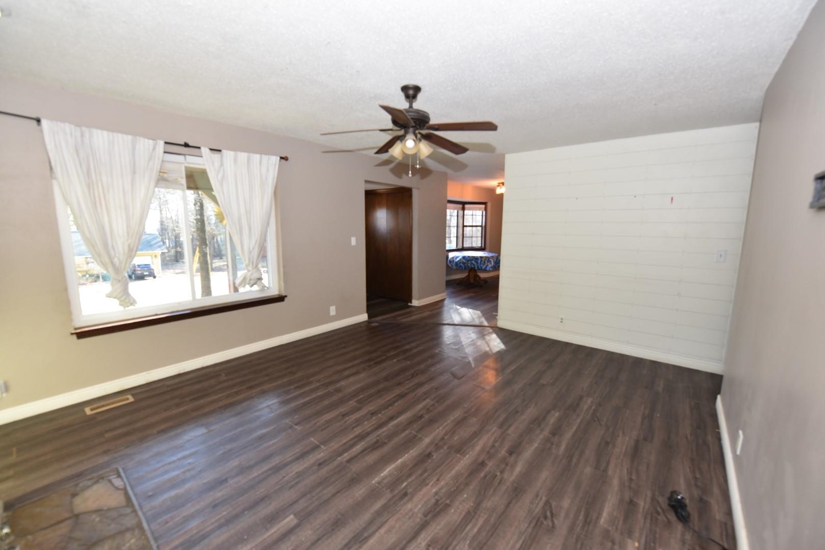 CHELSEA GLADE - Residential