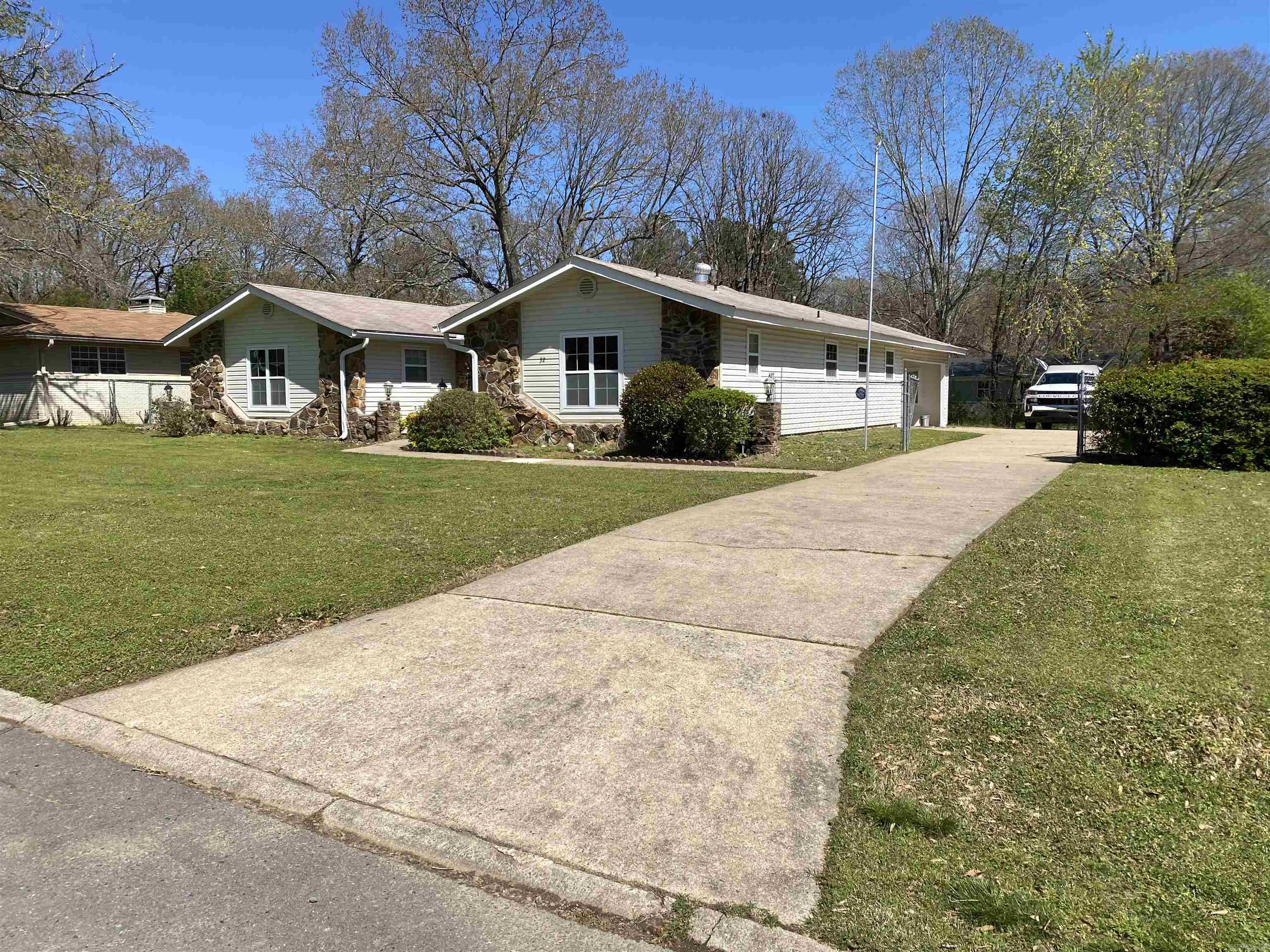 ARBOR OAKS - Residential