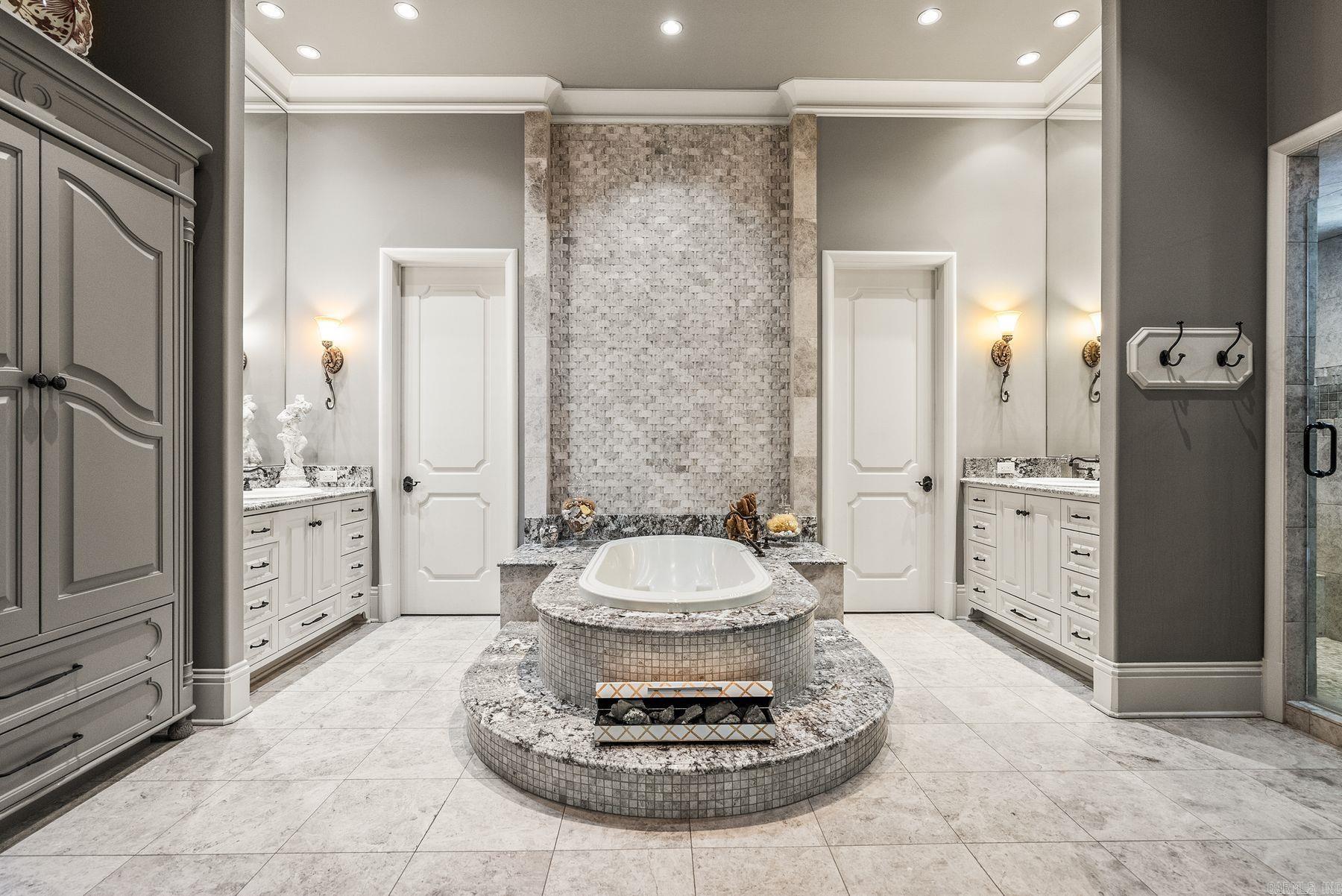 VALLEY FALLS ESTATES - Residential