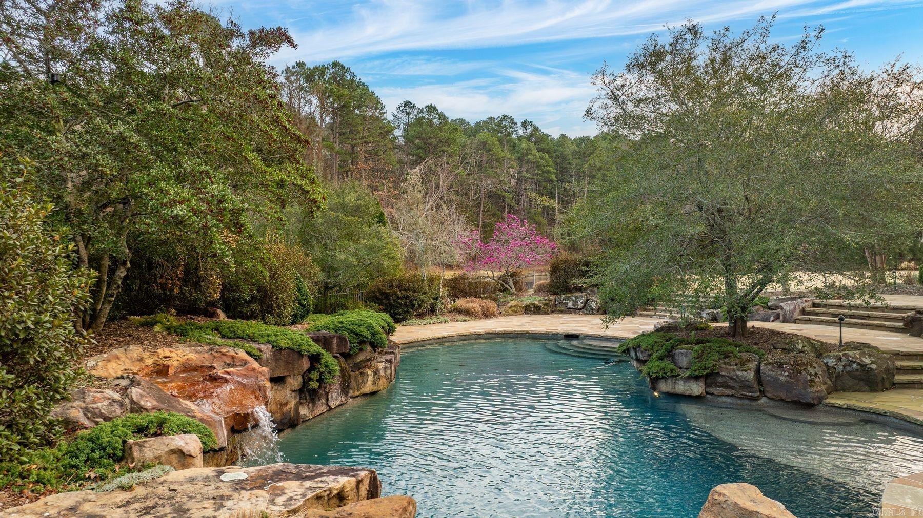 VALLEY FALLS ESTATES - Residential