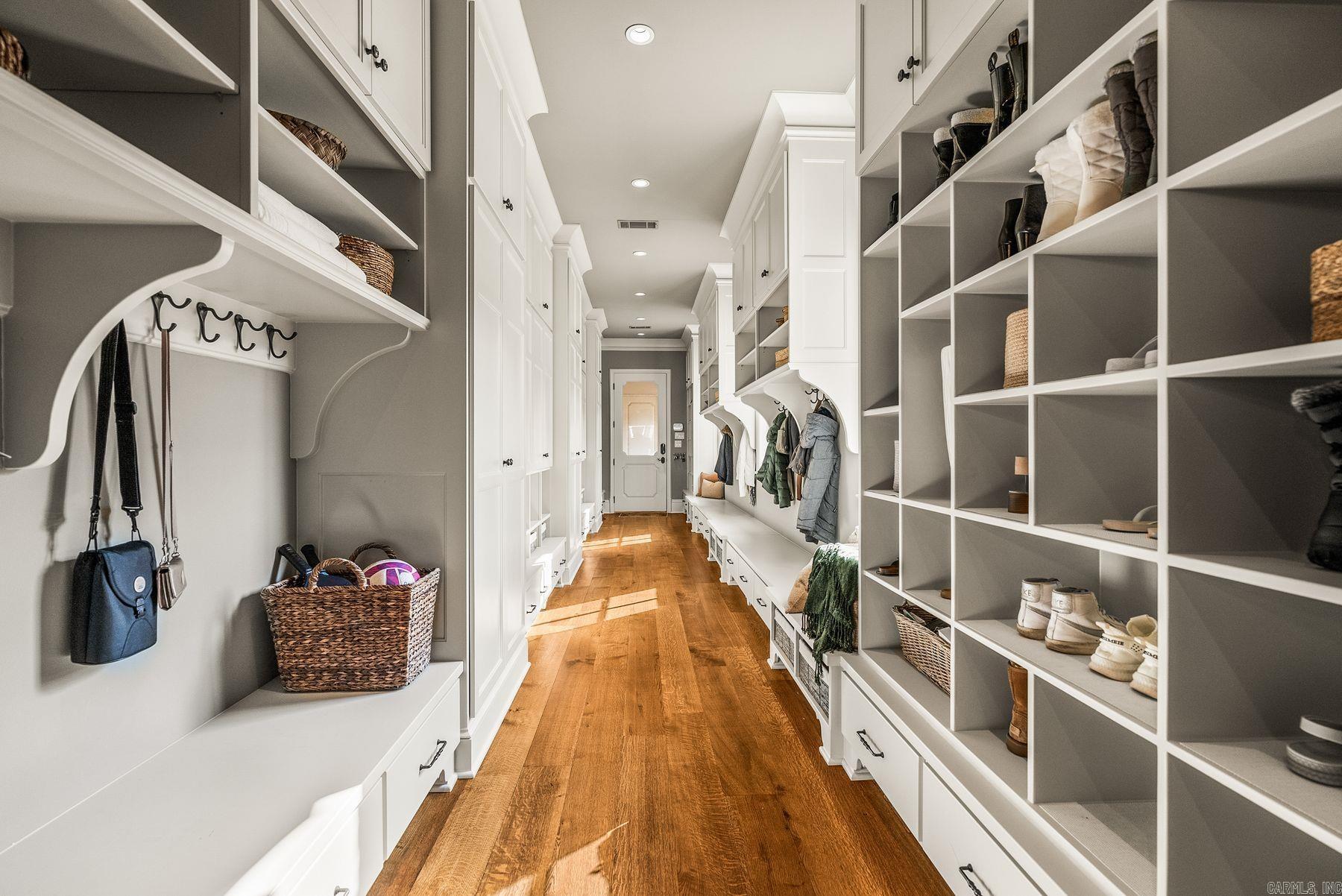 VALLEY FALLS ESTATES - Residential