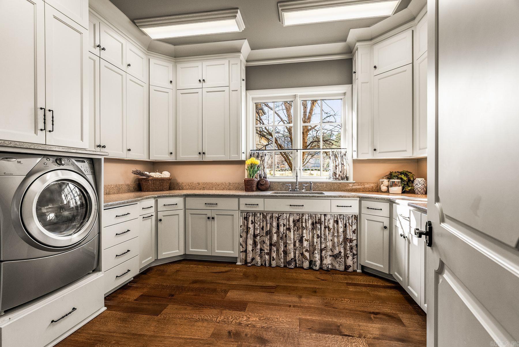 VALLEY FALLS ESTATES - Residential