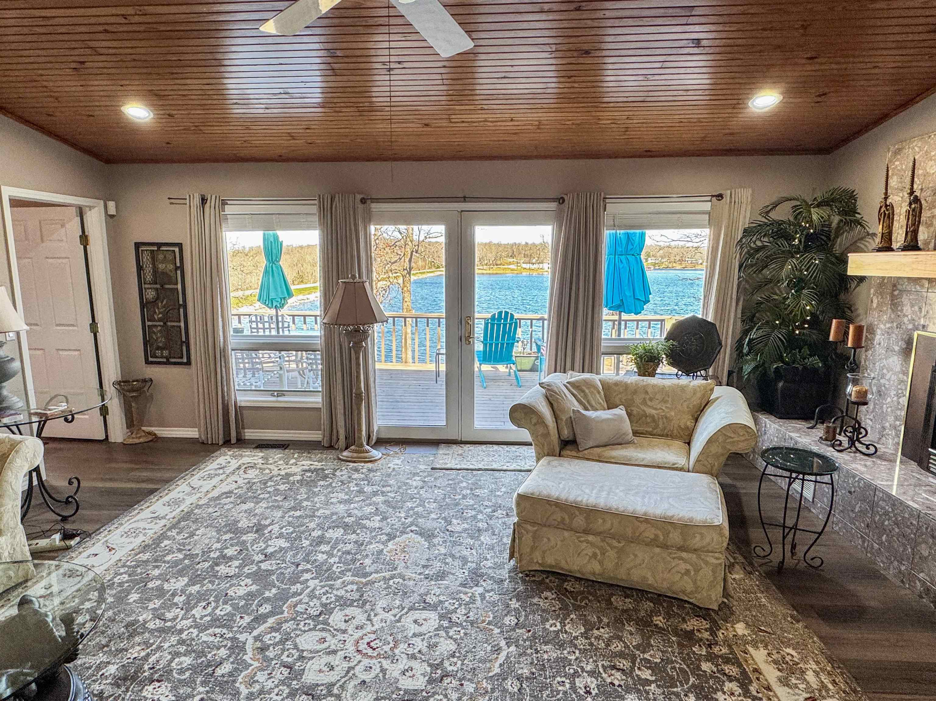 SOUTH SHORE - Residential