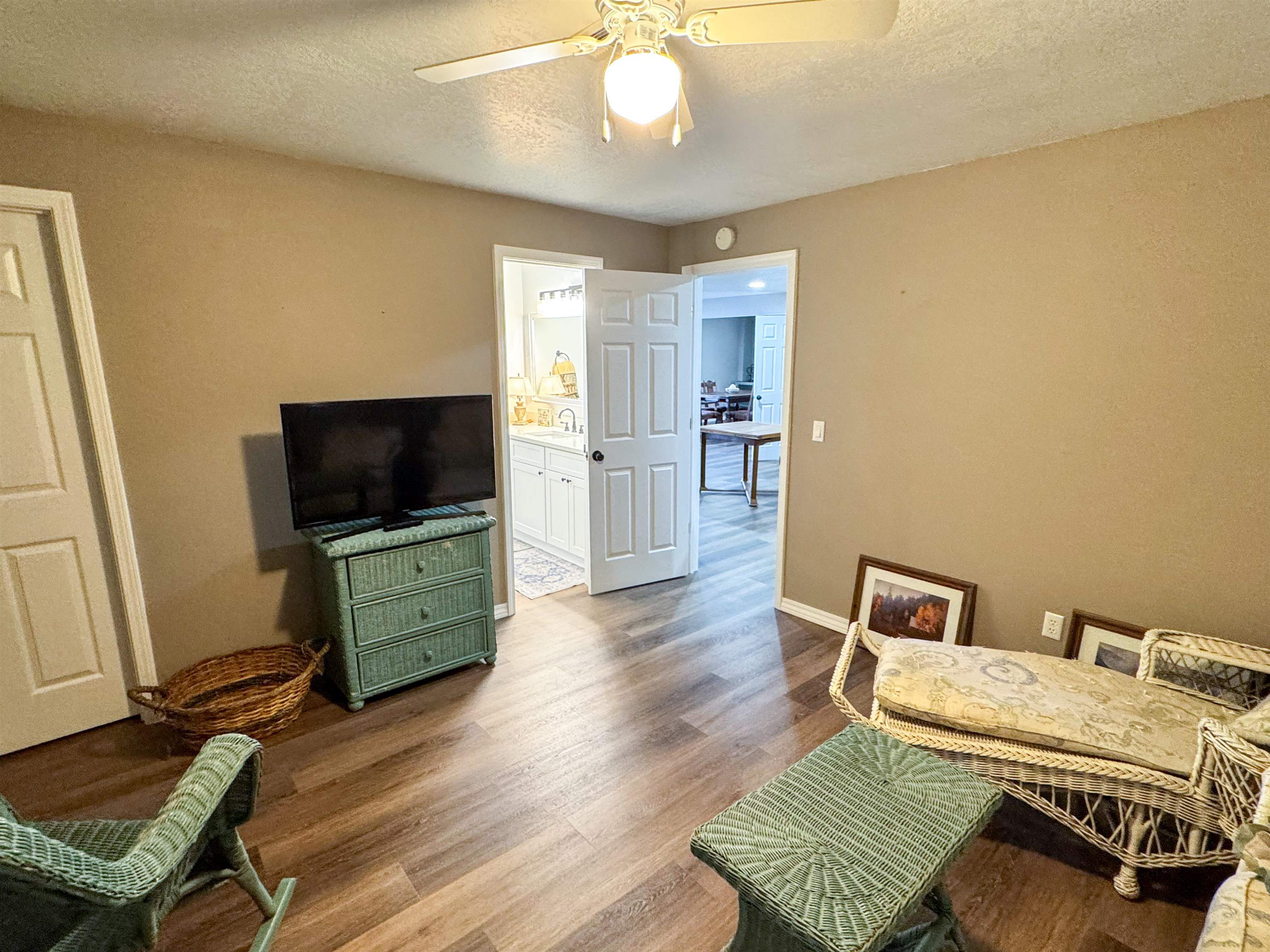 SOUTH SHORE - Residential