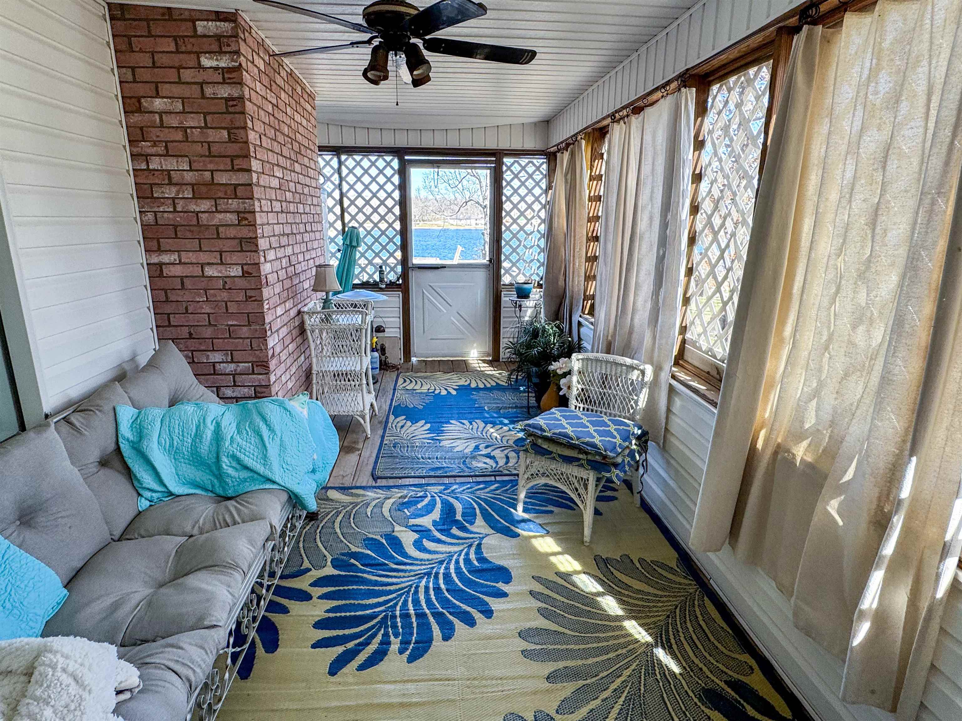 SOUTH SHORE - Residential