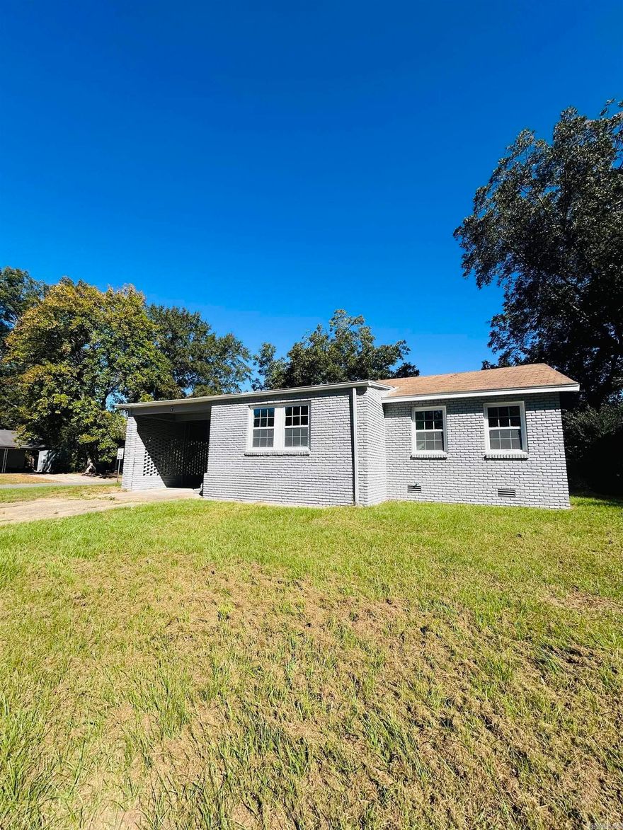 Welcome to this updated 3-bedroom, 1.5-bath home at 1 Neal Place in North Little Rock. Offering a comfortable layout and modern updates, this home is conveniently located near local amenities and major highways. A great option for buyers seeking value and location. Don't miss out! Schedule your showing today.