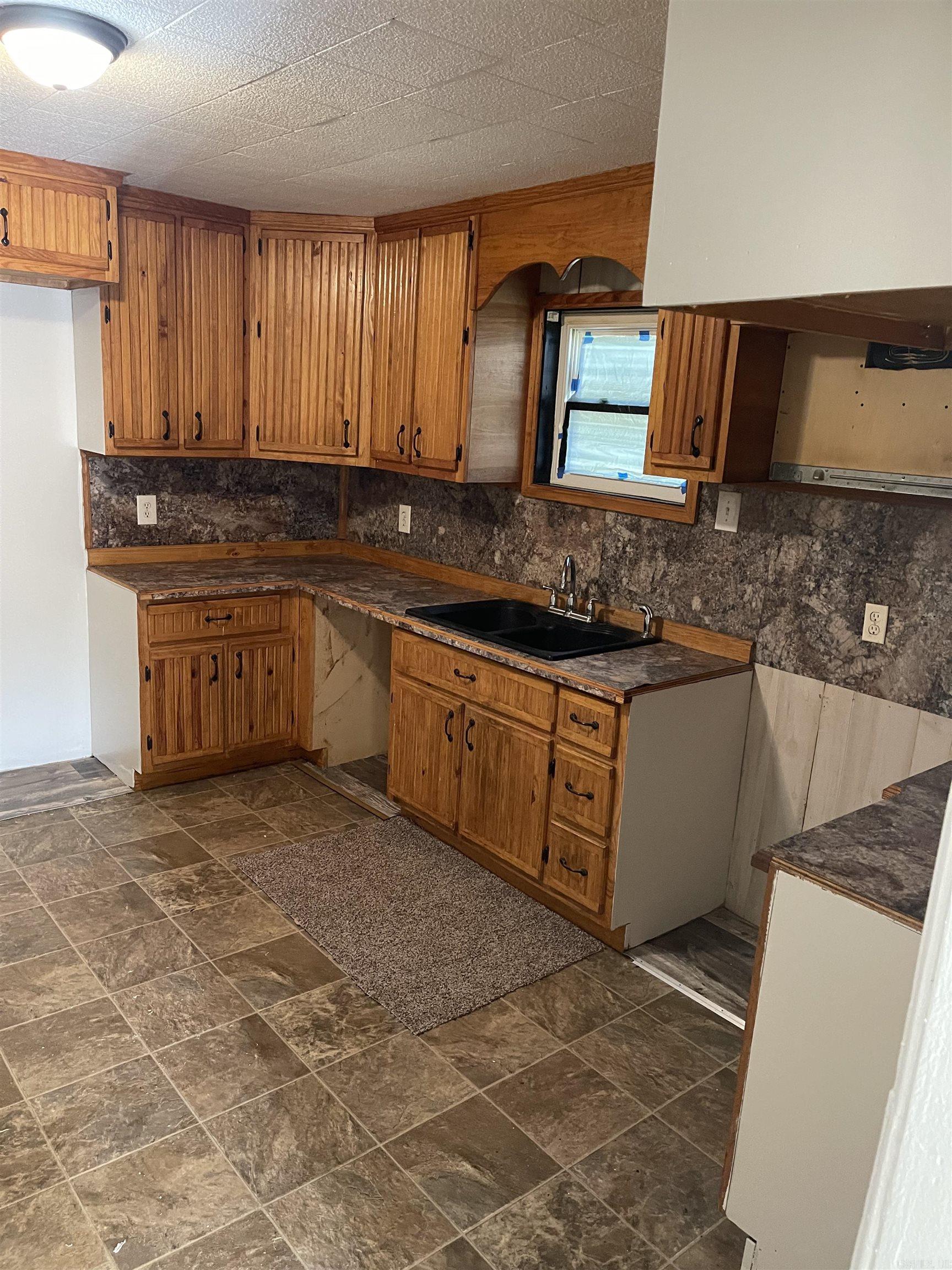 MCGAHHEY/LESLIES - Residential