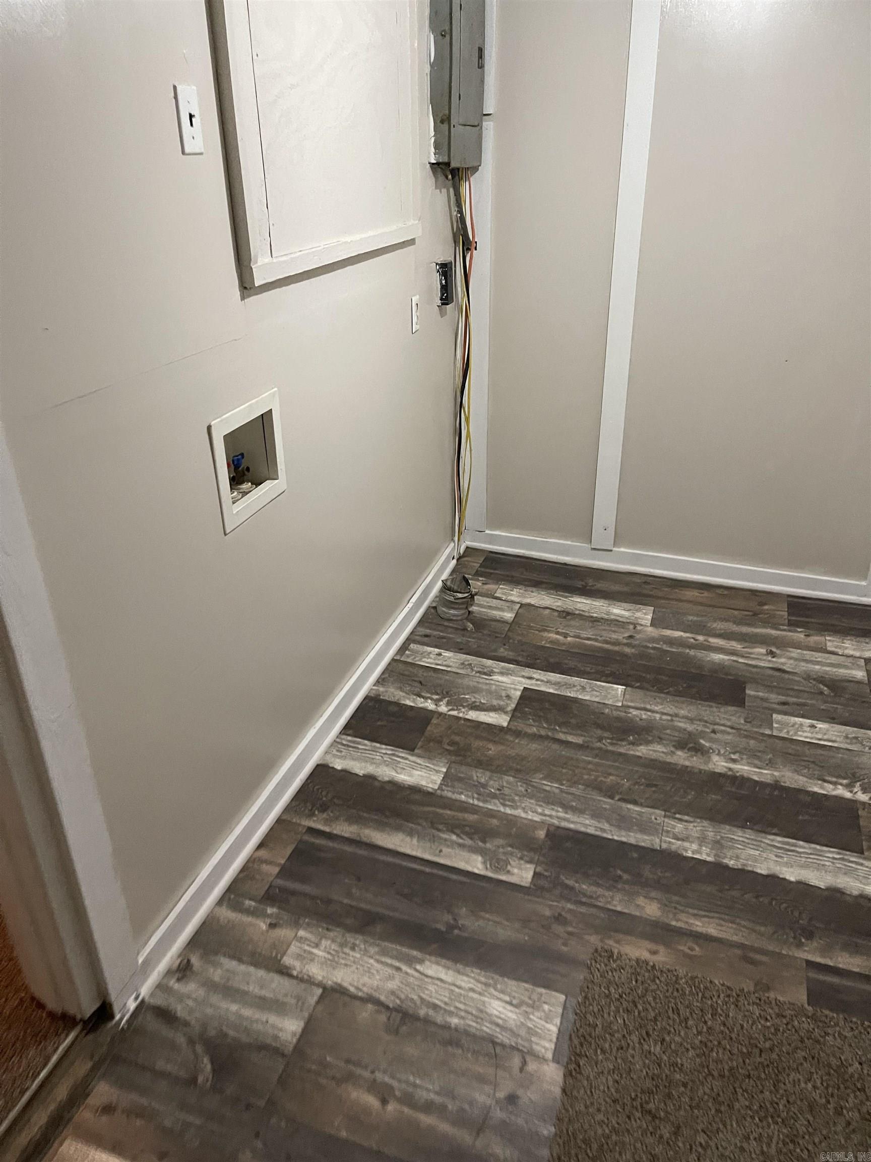 MCGAHHEY/LESLIES - Residential