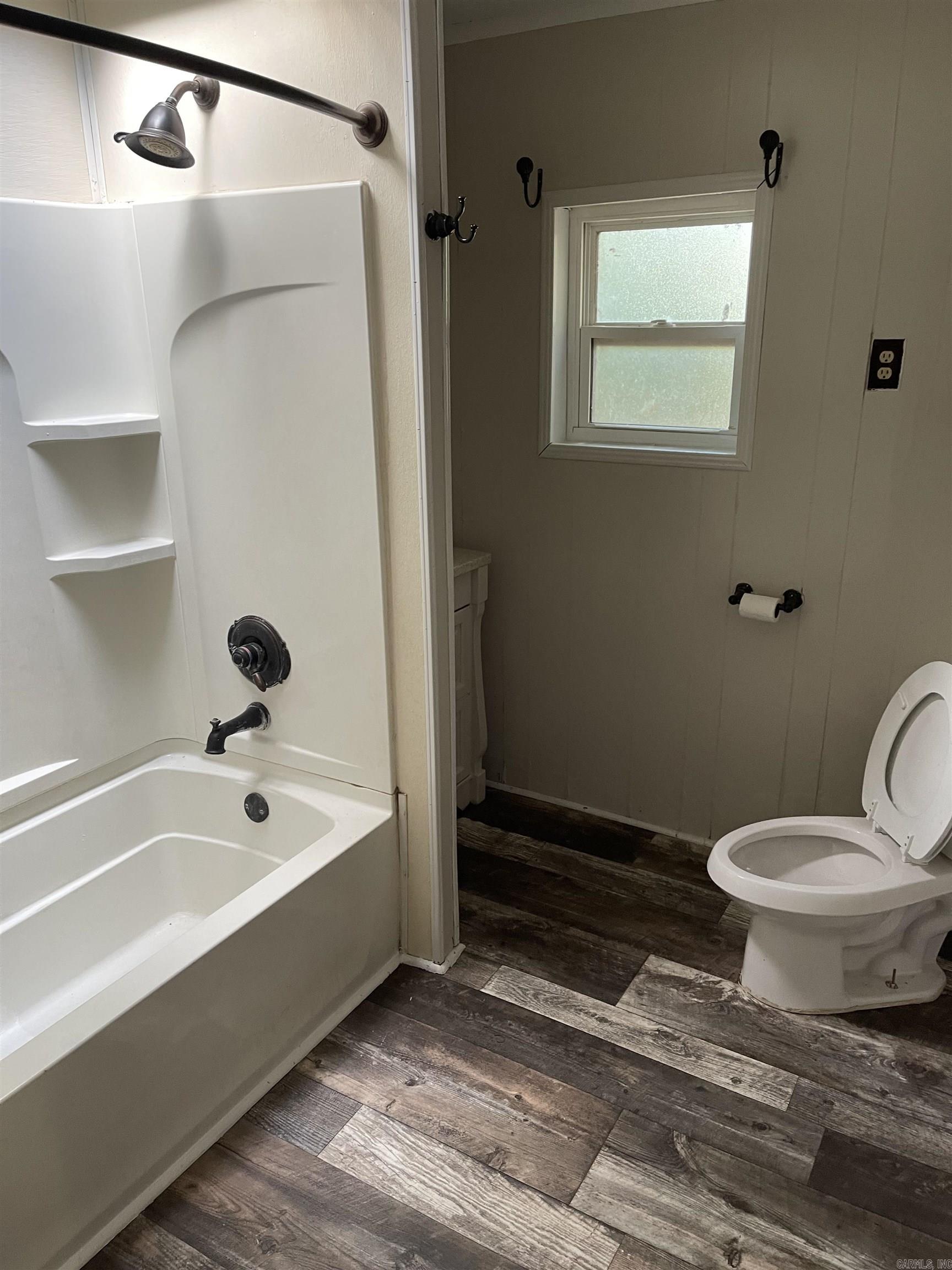 MCGAHHEY/LESLIES - Residential