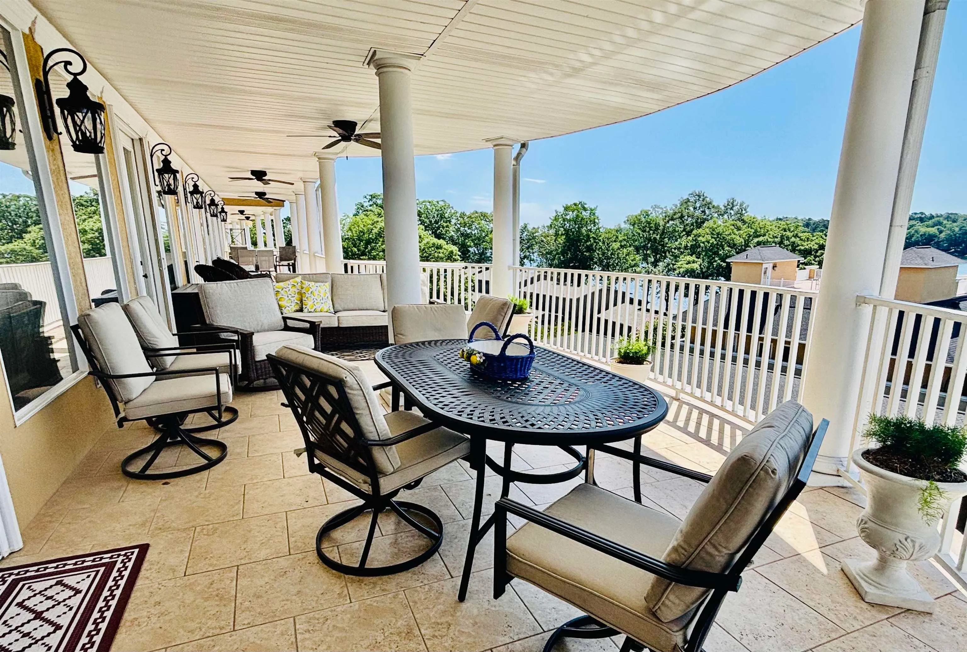 Hot Springs, Arkansas 71913, United States, 2 Bedrooms Bedrooms, ,2 BathroomsBathrooms,Residential,Active,242859