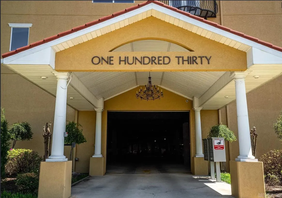 Hot Springs, Arkansas 71913, United States, 2 Bedrooms Bedrooms, ,2 BathroomsBathrooms,Residential,Active,242859