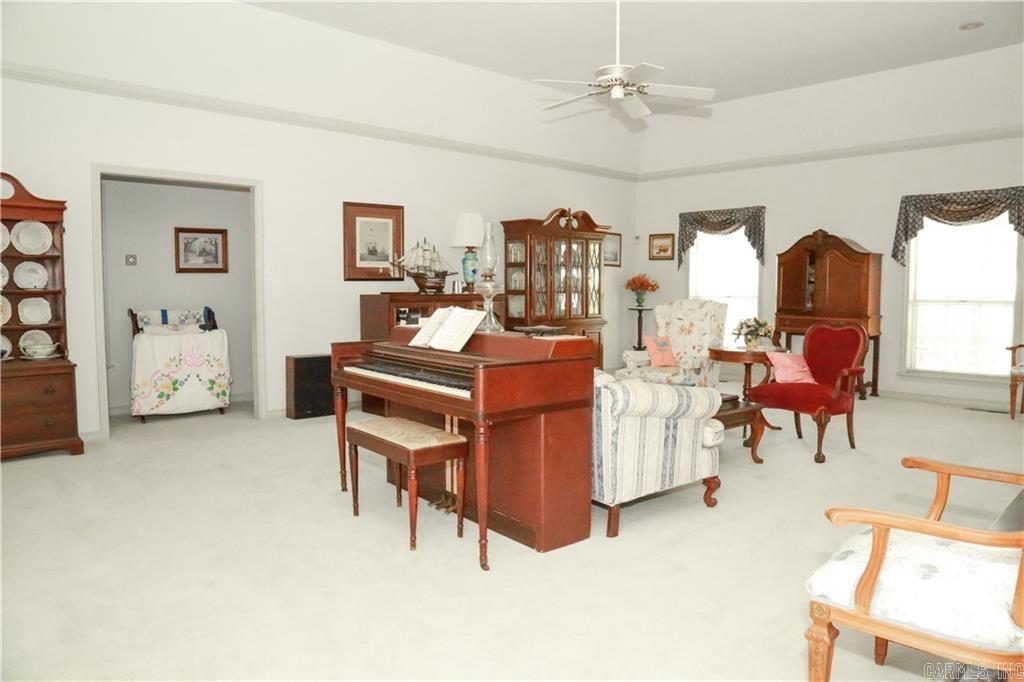 LANDS END - Residential