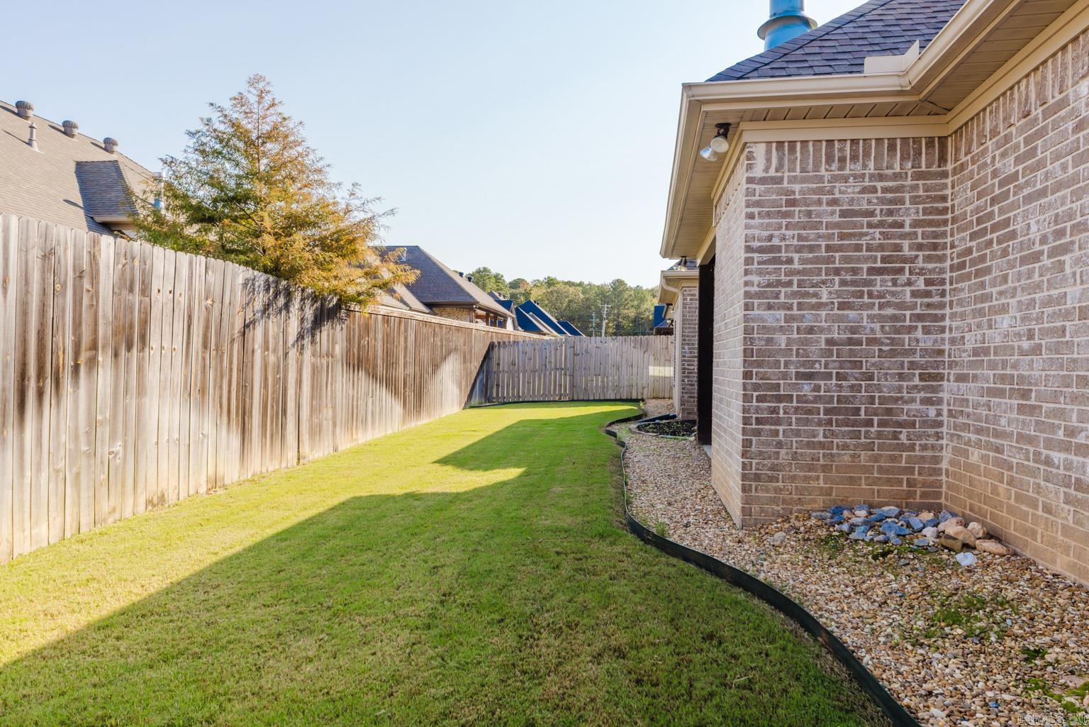 HURRICANE GARDENS - Residential