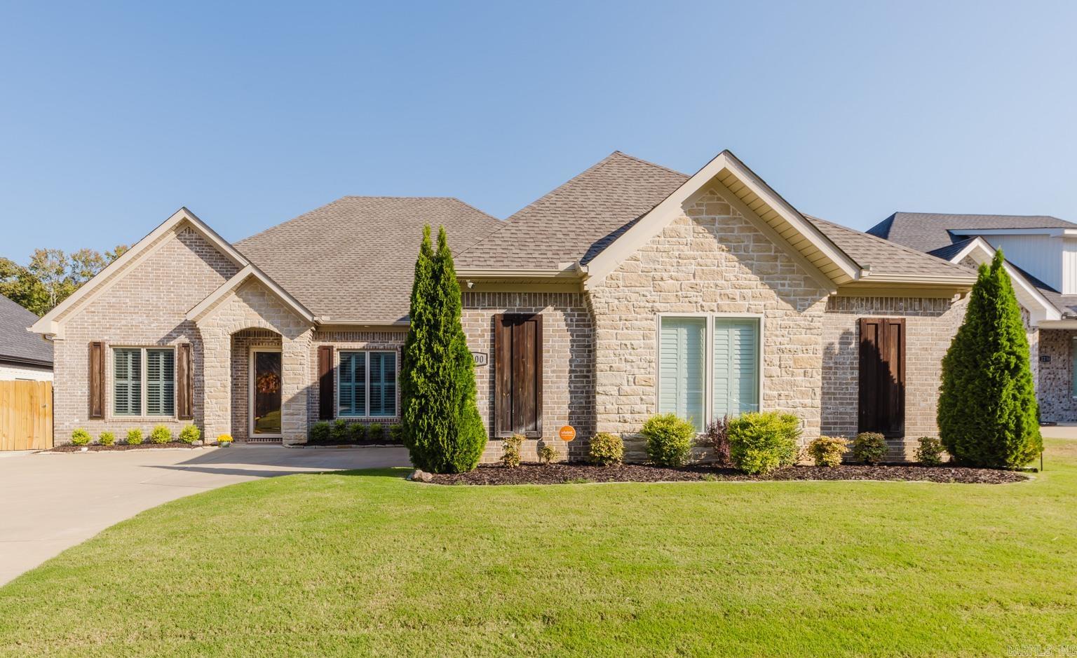 HURRICANE GARDENS - Residential